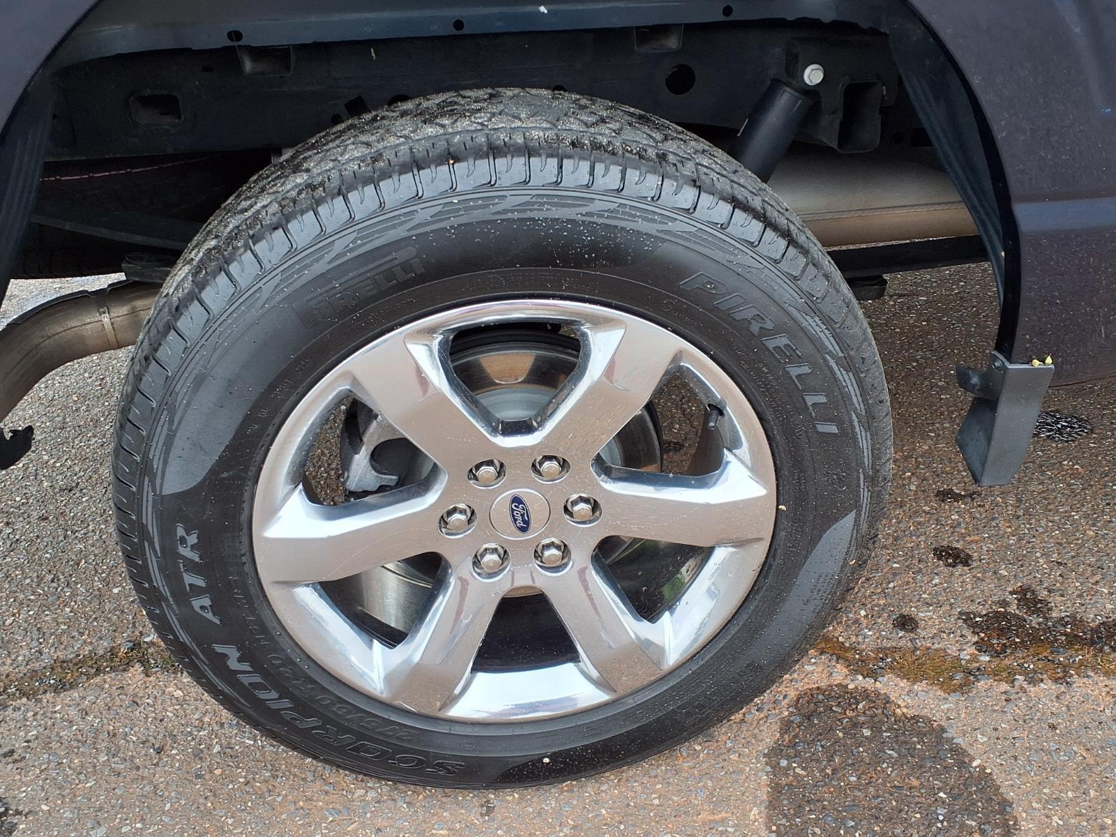 Used 2022 Antimatter Blue Metallic Ford XLT image 10