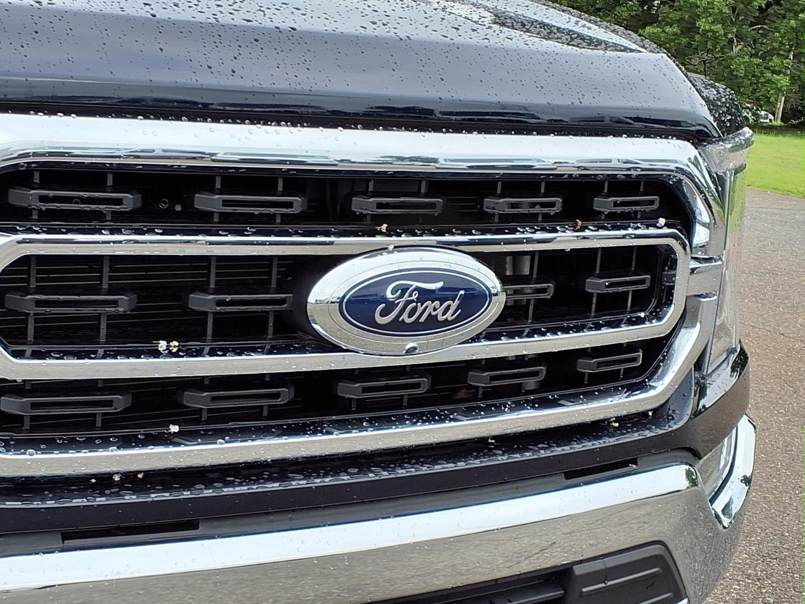 Used 2022 Antimatter Blue Metallic Ford XLT image 12