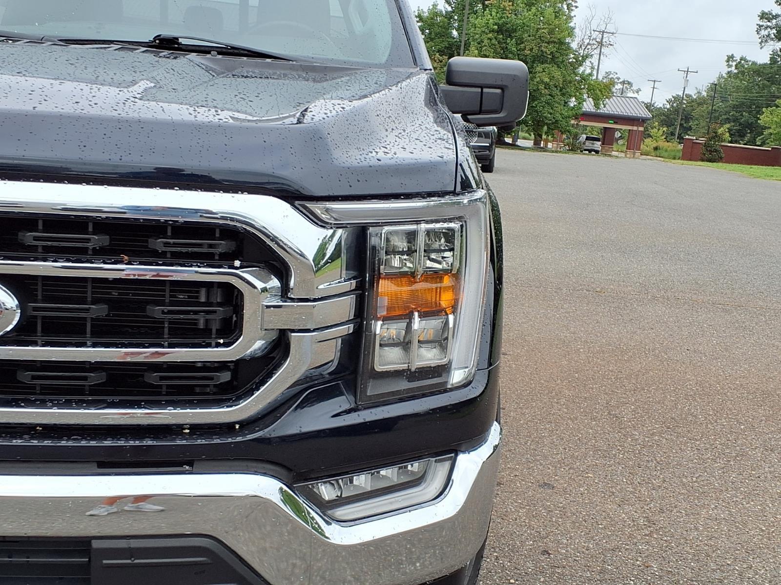 Used 2022 Antimatter Blue Metallic Ford XLT image 14