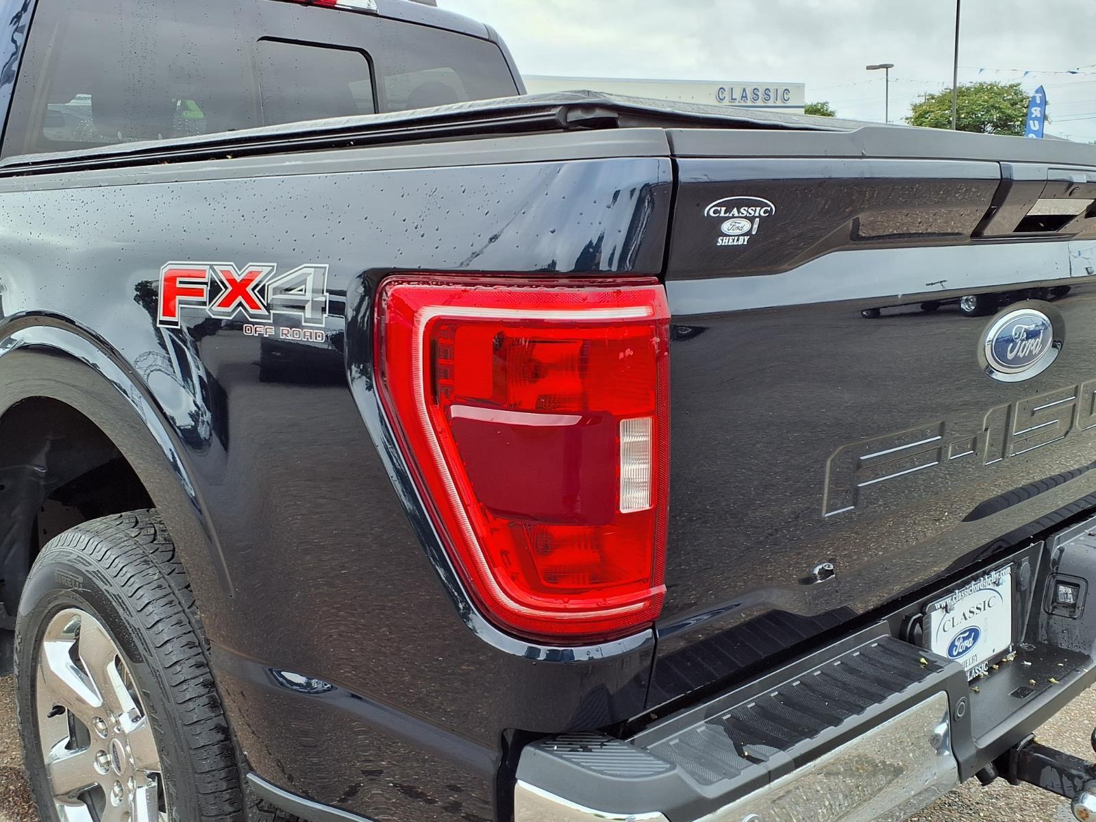 Used 2022 Antimatter Blue Metallic Ford XLT image 15