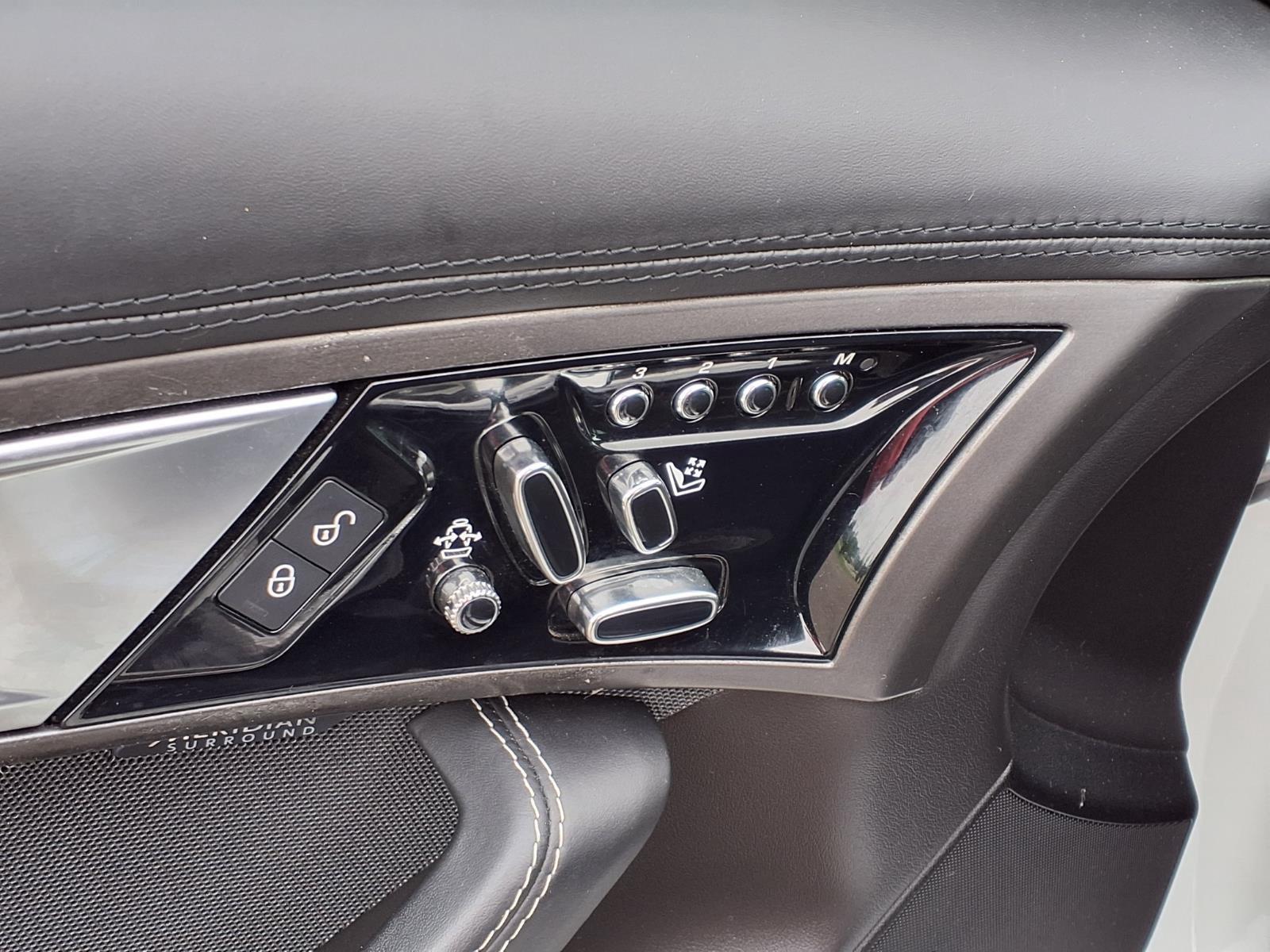 Used 2016 Glacier White Metallic Jaguar R image 7