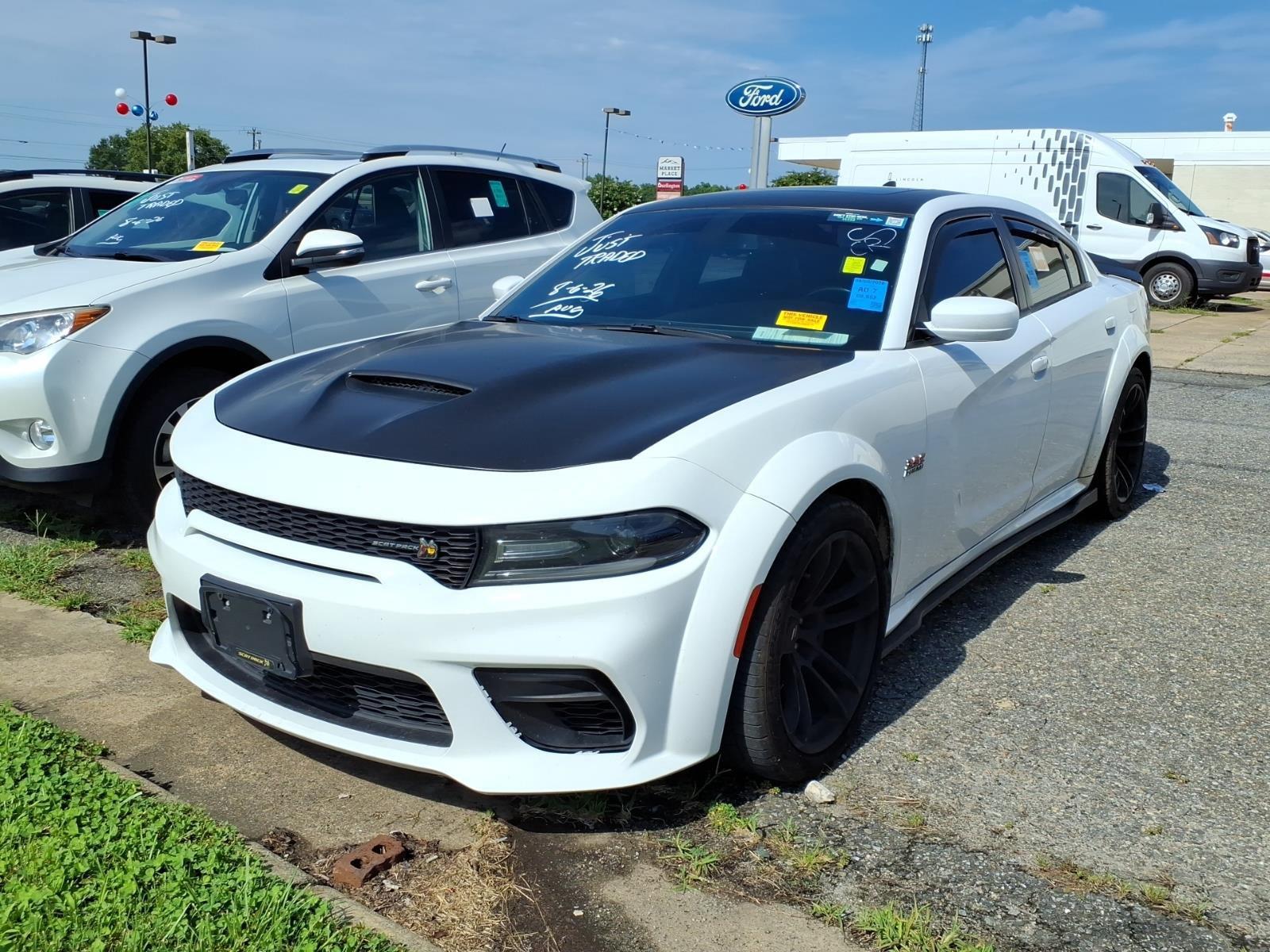 White Knuckle Clearcoat 2020 Dodge Charger Sedan Rear-Wheel Drive 8-Speed Automatic