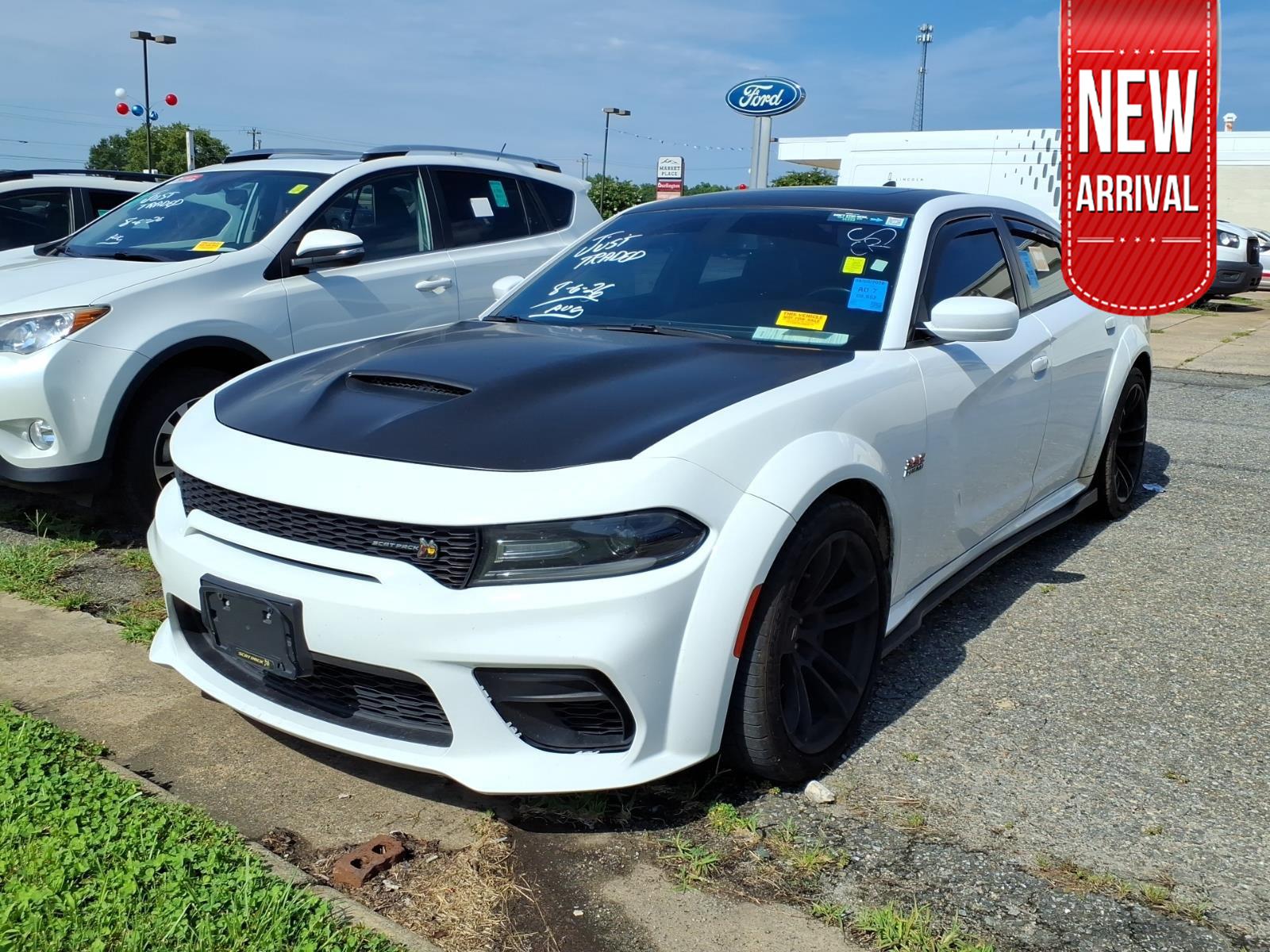 White Knuckle Clearcoat 2020 Dodge Charger Sedan Rear-Wheel Drive 8-Speed Automatic