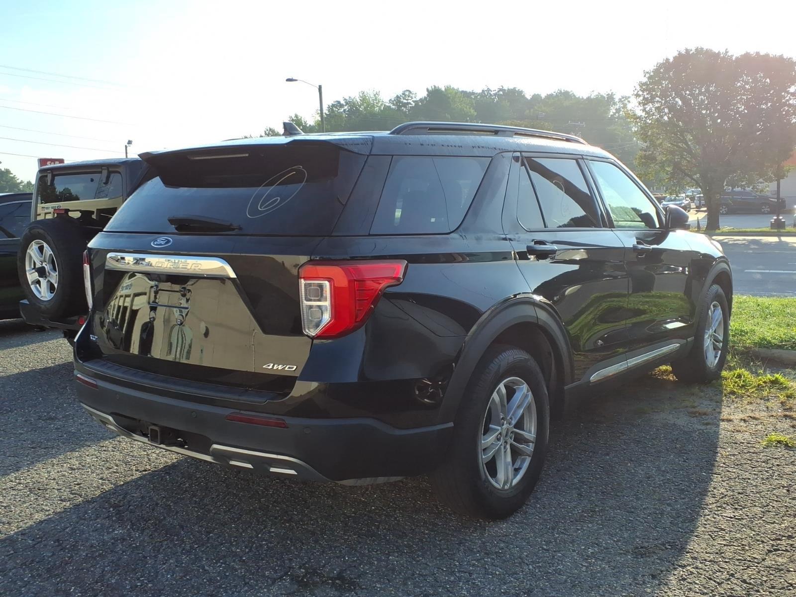 Used 2023 Agate Black Metallic FORD XLT image 6