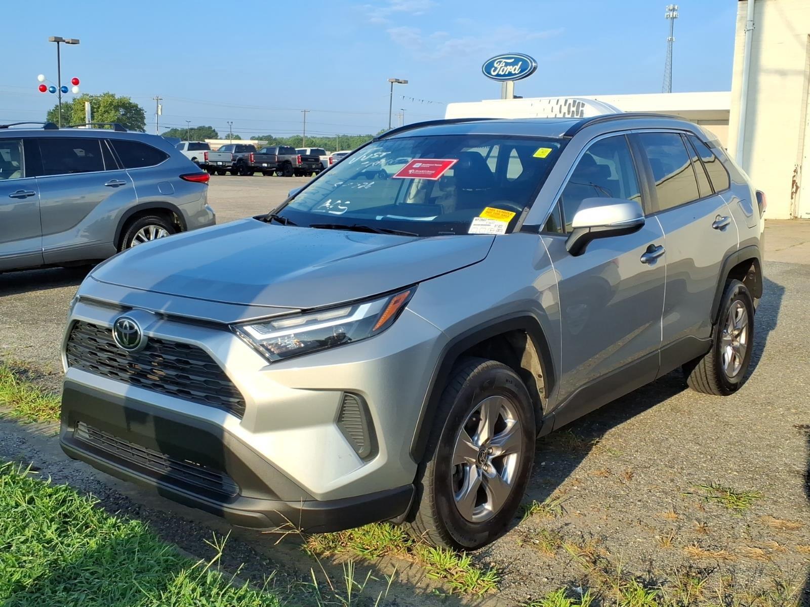 Silver Sky Metallic 2023 Toyota RAV4 SUV / Crossover Front-Wheel Drive Automatic