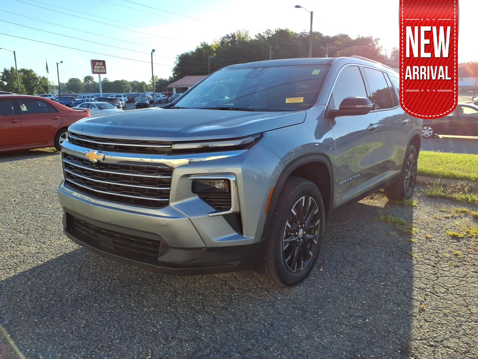 Sterling Gray Metallic 2026 Chevrolet Traverse SUV / Crossover Front-Wheel Drive 8-Speed Automatic