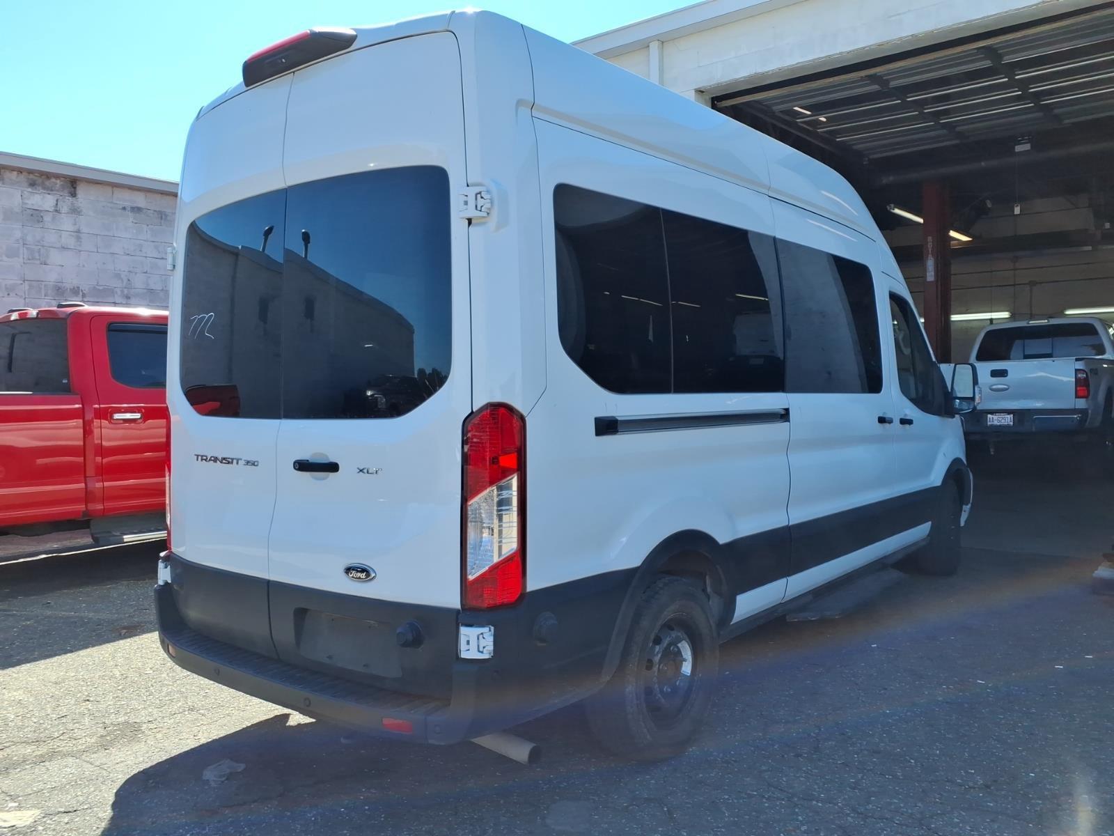 Used 2024 Oxford White Ford XLT image 3