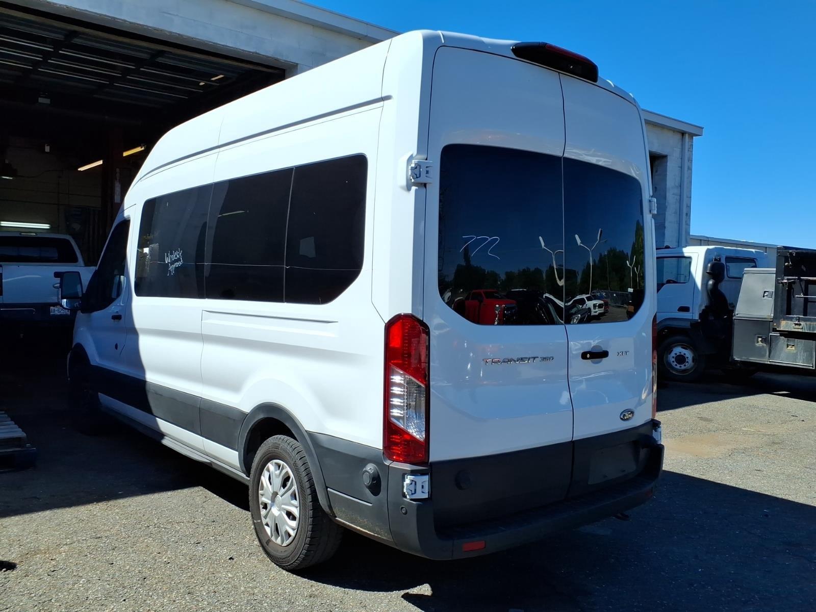 Used 2024 Oxford White Ford XLT image 5