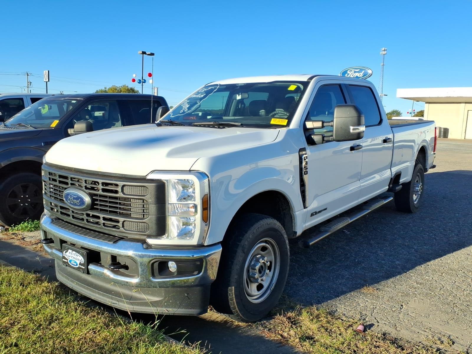 2025 Ford F-350 Super Duty XL Crew Cab 4WD