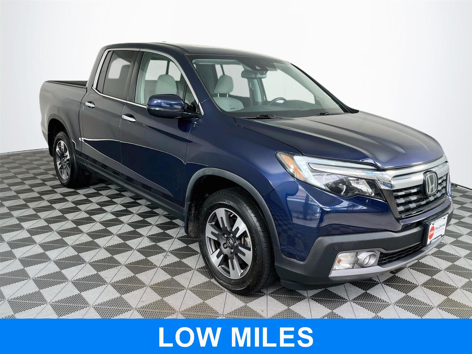 Black (Obsidian Blue Pearl) 2019 Honda Ridgeline RTL-E AWD Pickup Truck All-Wheel Drive 6-Speed Automatic