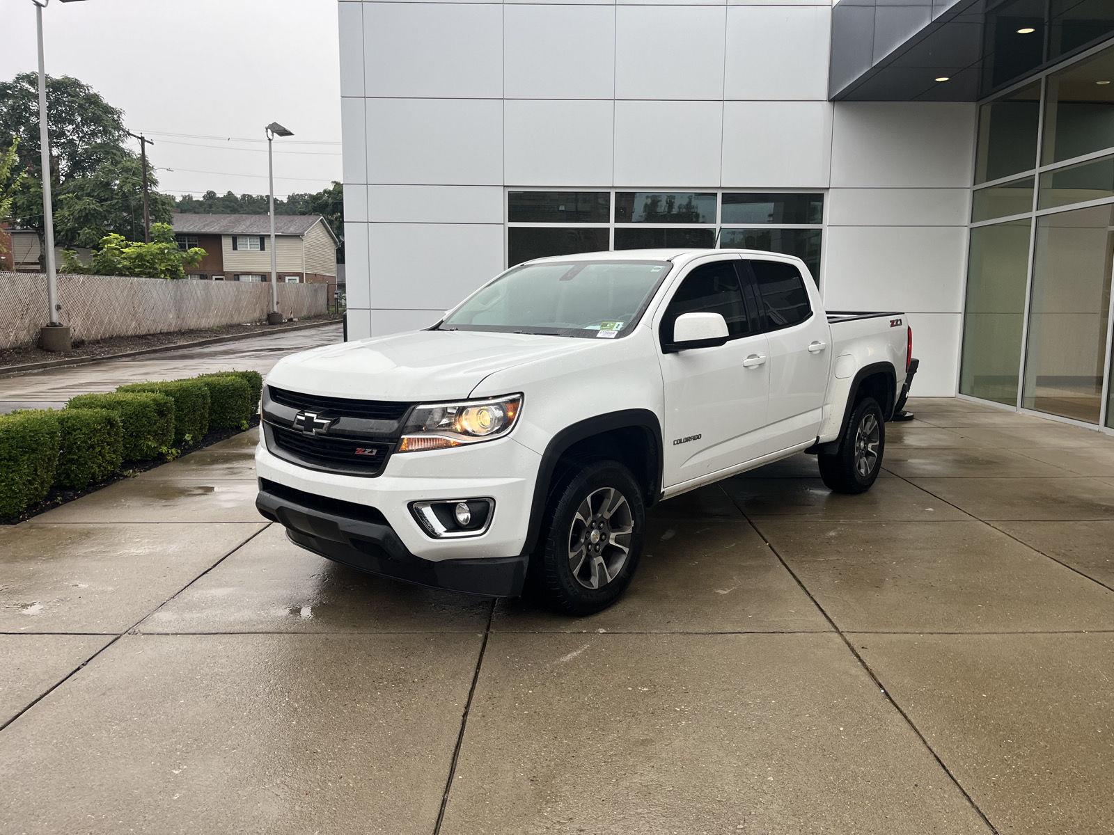 Summit White 2016 Chevrolet Colorado Pickup Truck Four-Wheel Drive 6-Speed Automatic