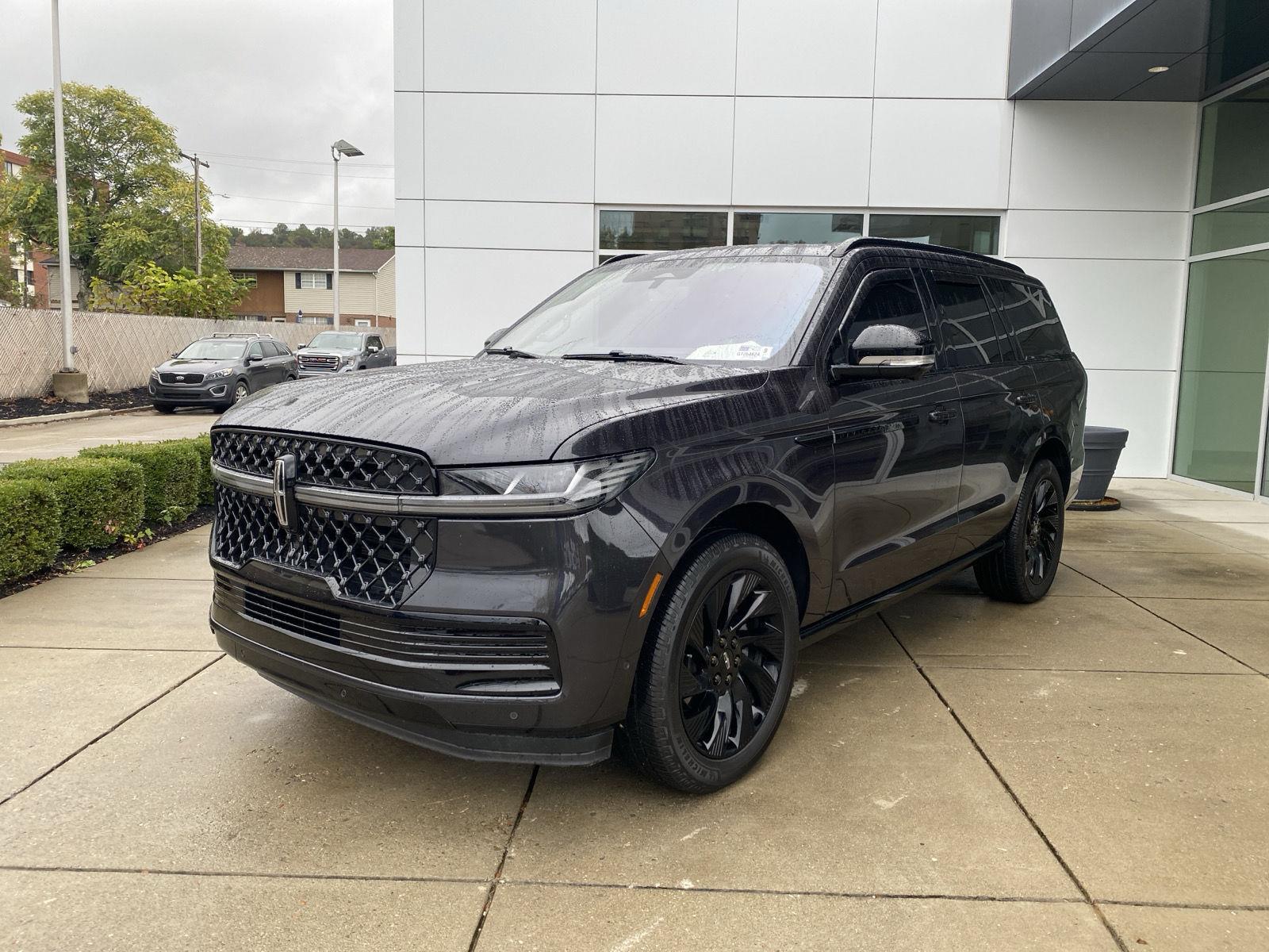 2025 Lincoln Navigator SUV / Crossover Four-Wheel Drive Automatic