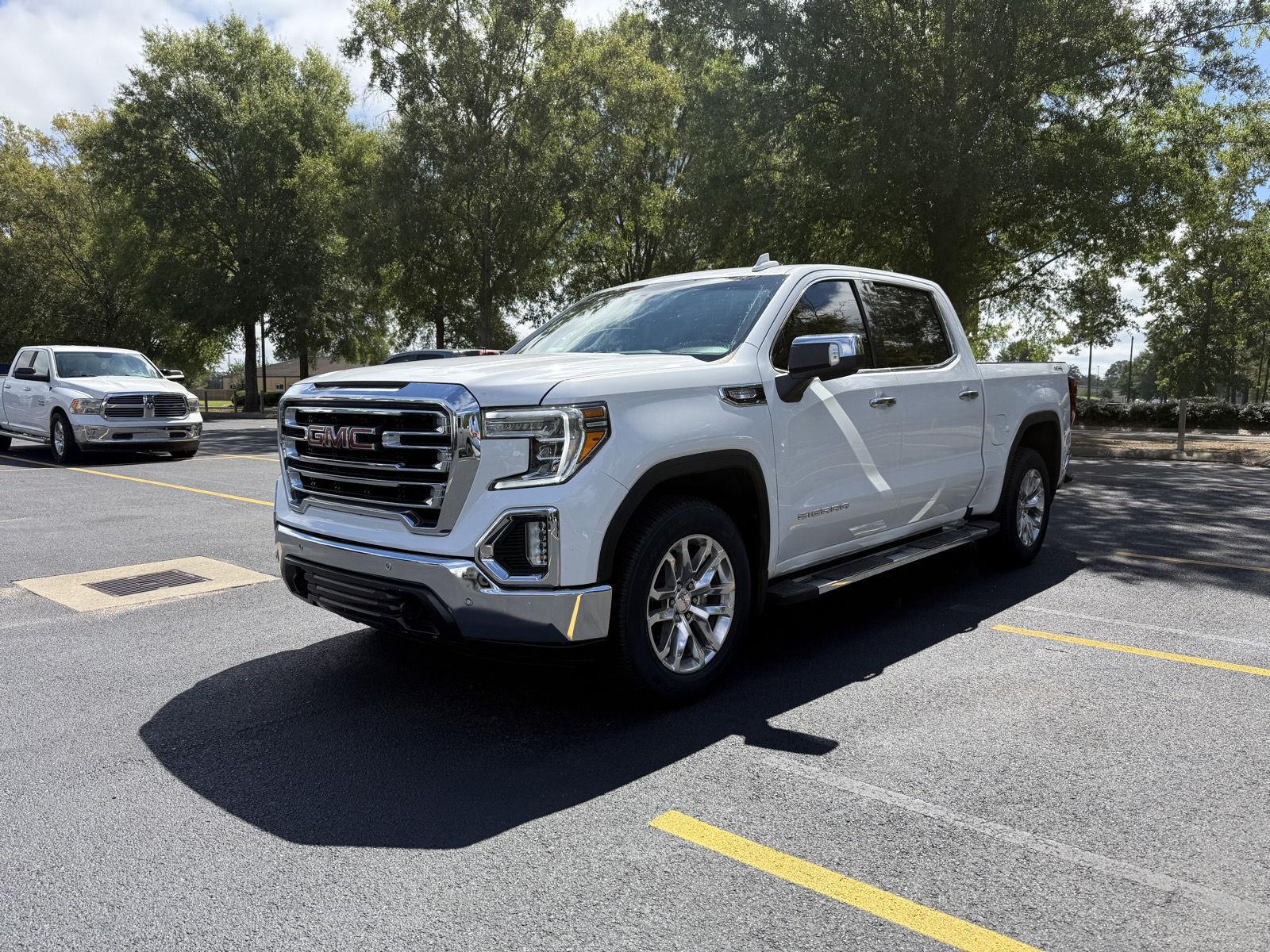 2022 GMC Sierra 1500 Limited SLT Crew Cab 4WD