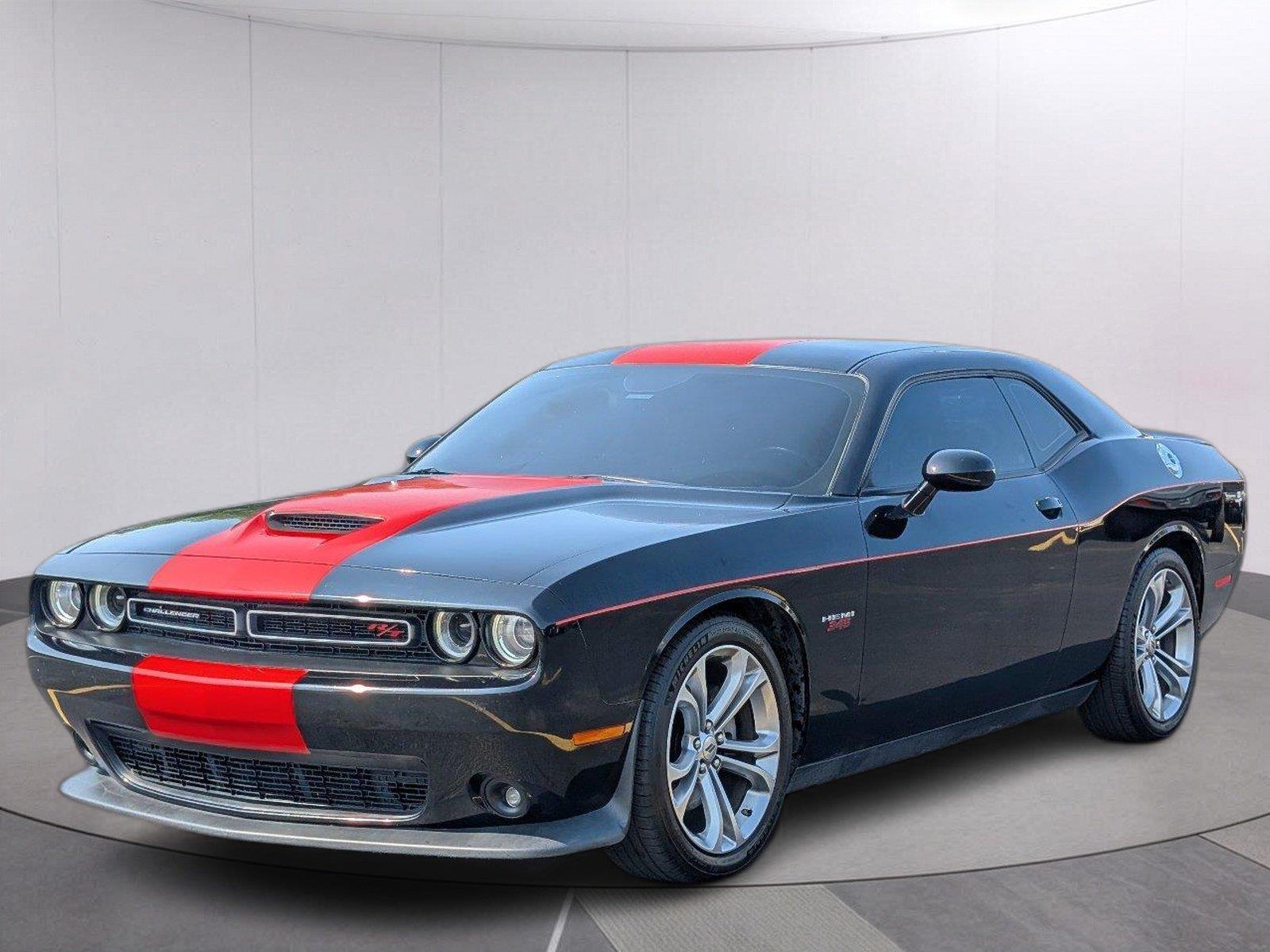 Pitch Black Clearcoat 2022 Dodge Challenger Coupe Rear-Wheel Drive 8-Speed Automatic