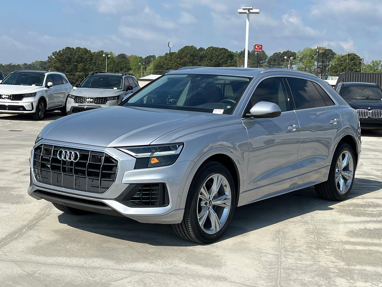 Florett Silver Metallic 2022 Audi Q8 quattro Premium Plus 55 TFSI SUV / Crossover All-Wheel Drive Automatic