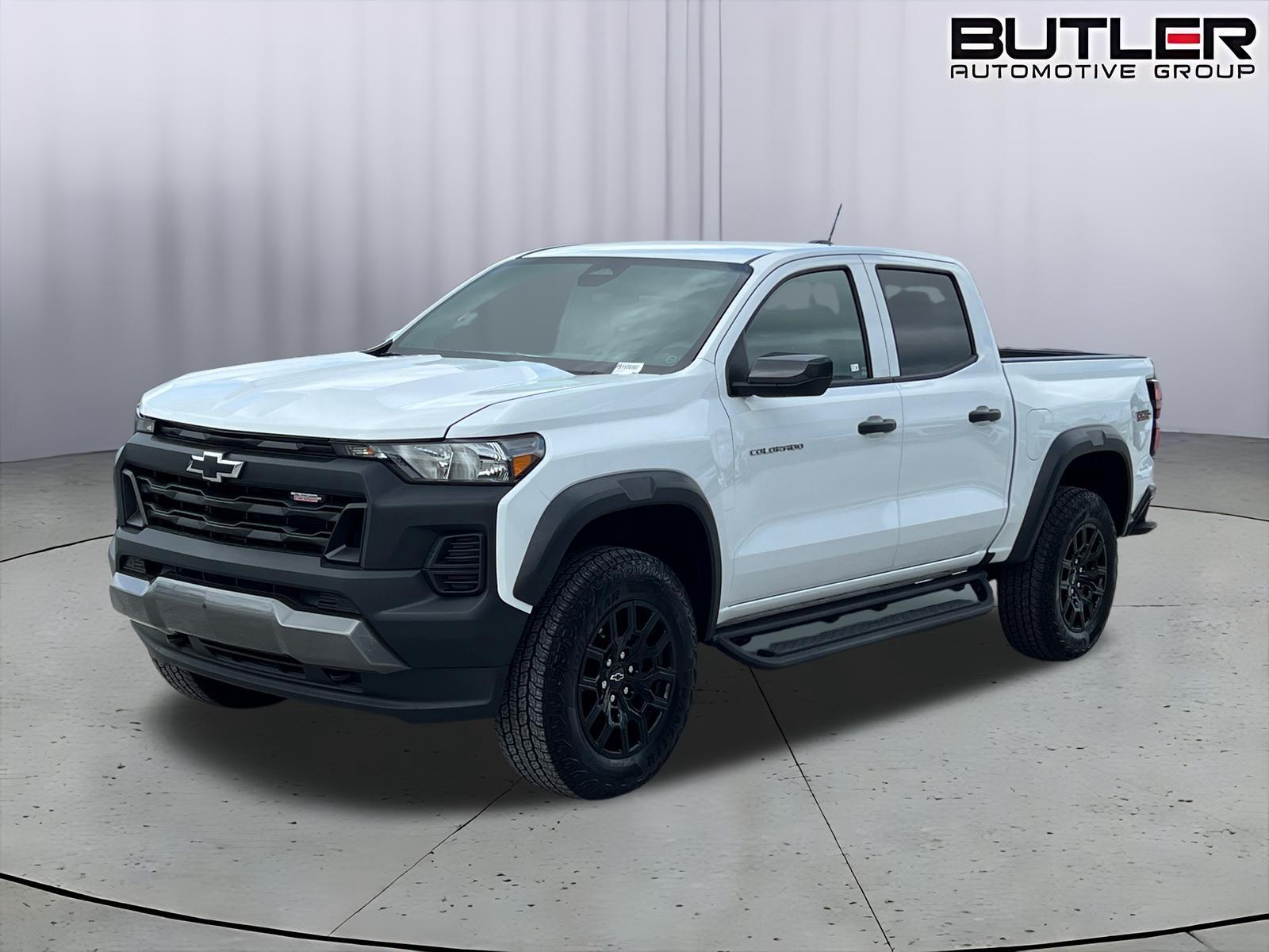 Summit White 2025 Chevrolet Colorado Pickup Truck Four-Wheel Drive 8-Speed Automatic