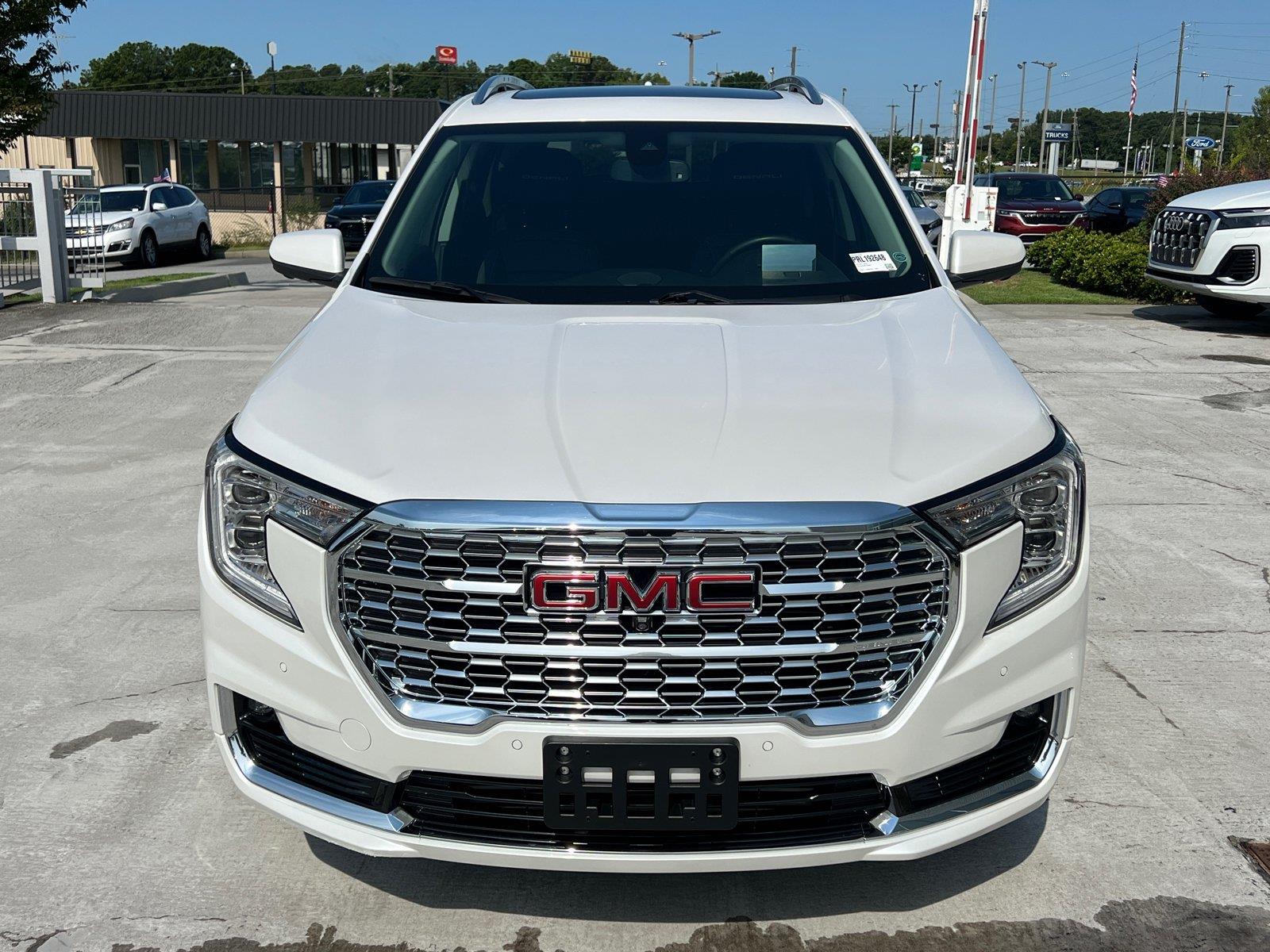 Used 2024 GMC Terrain SUV