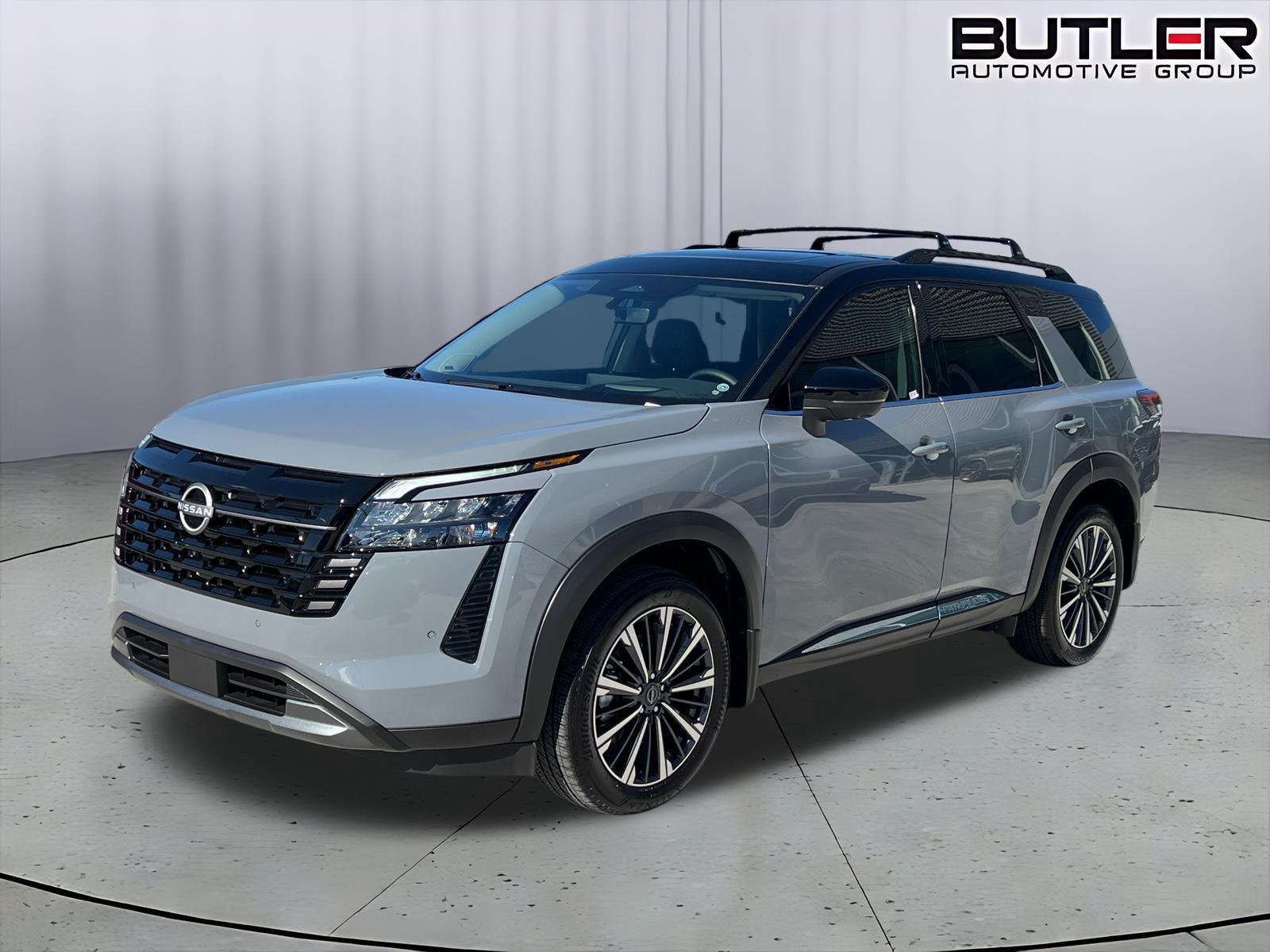 Boulder Gray Pearl/Super Black 2026 Nissan Pathfinder SUV / Crossover All-Wheel Drive Automatic