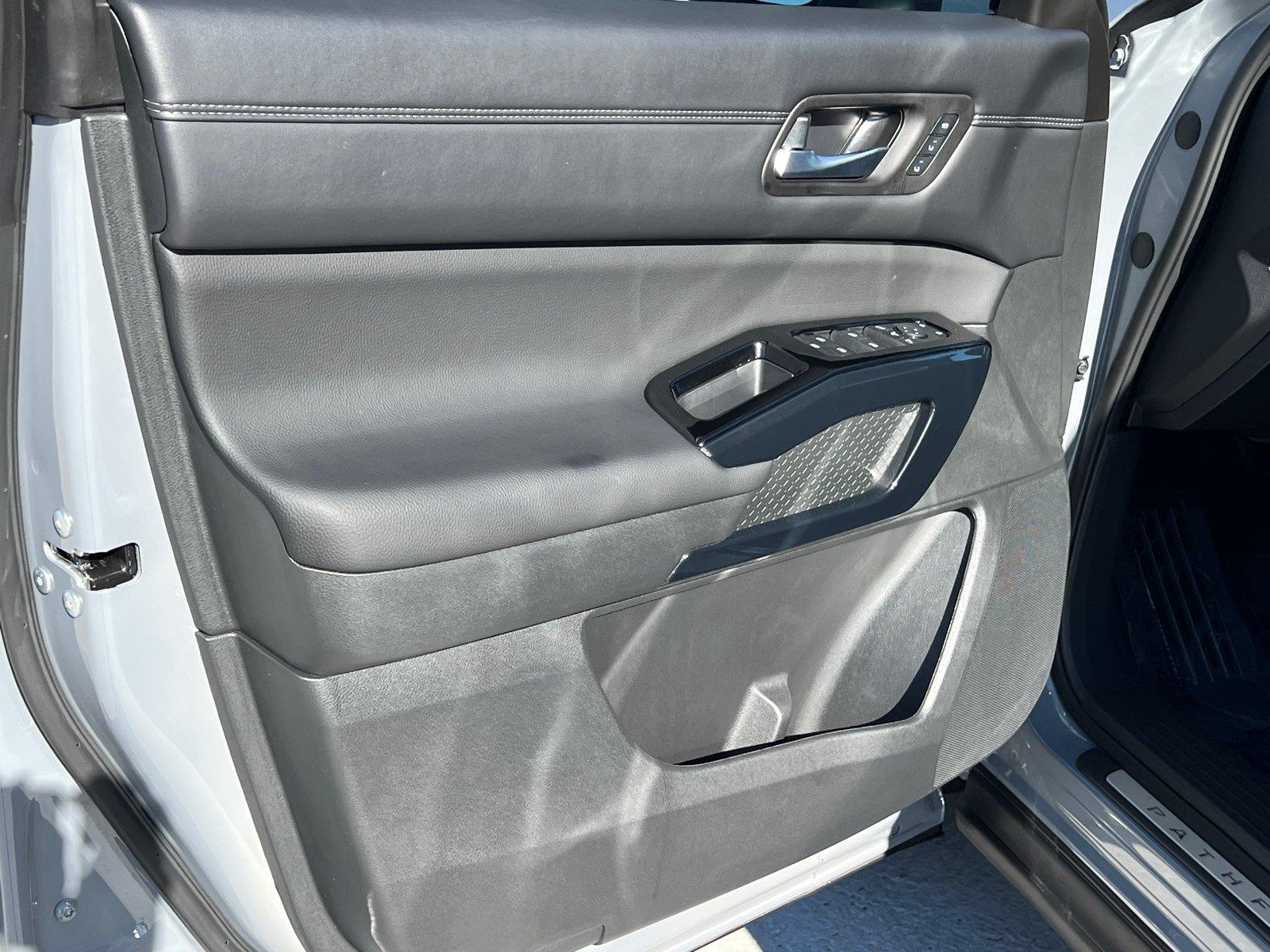 Used 2026 Nissan Pathfinder SUV