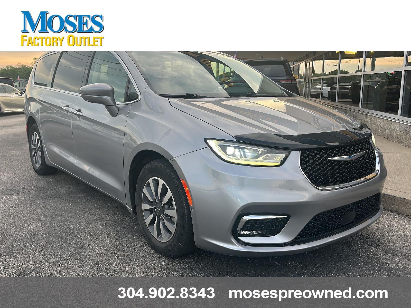 Billet Silver Metallic Clearcoat 2021 Chrysler Pacifica Hybrid Touring L FWD Minivan Front-Wheel Drive Automatic