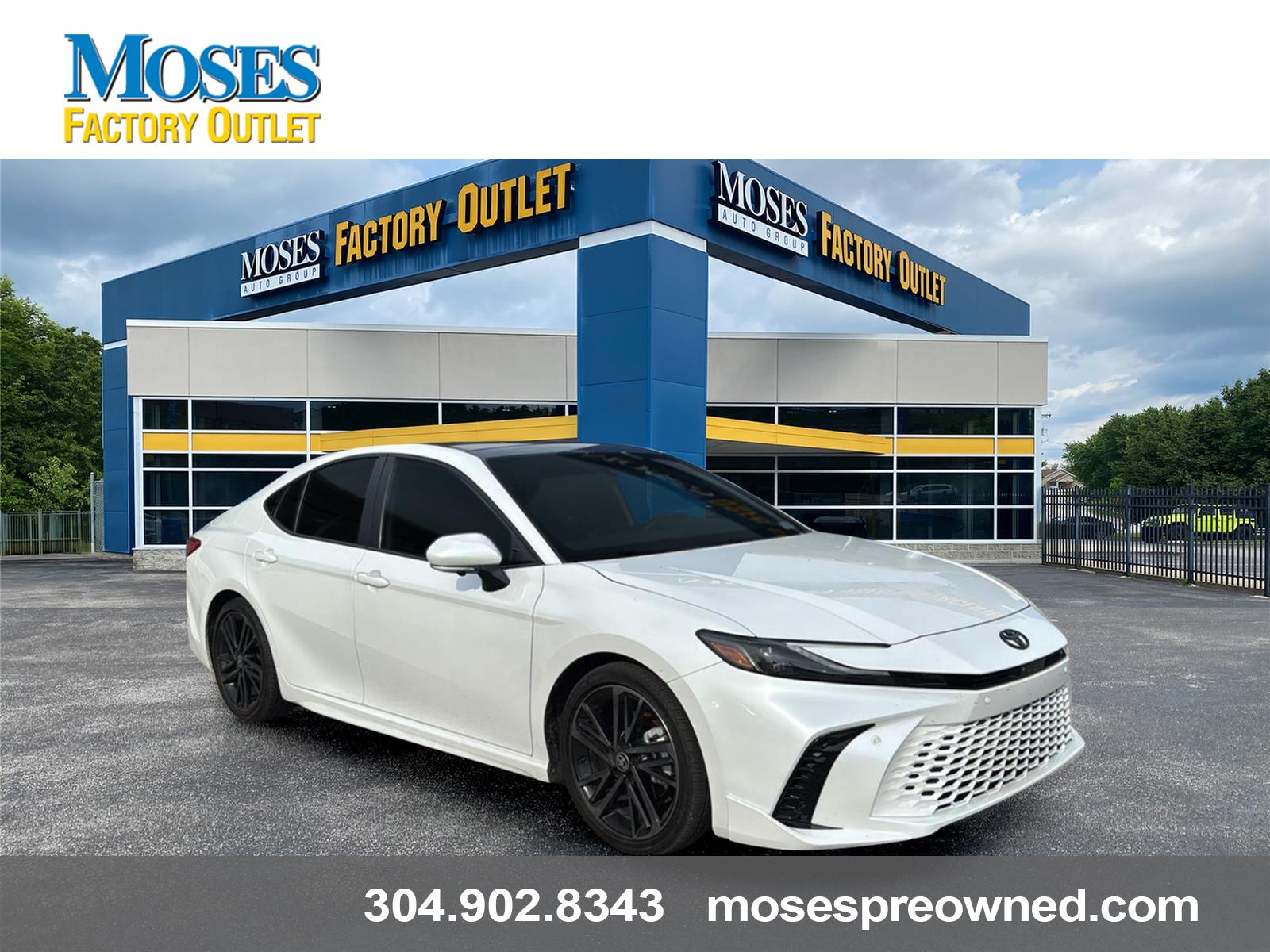 White (Wind Chill Pearl) 2025 Toyota Camry Sedan Front-Wheel Drive Continuously Variable Transmission