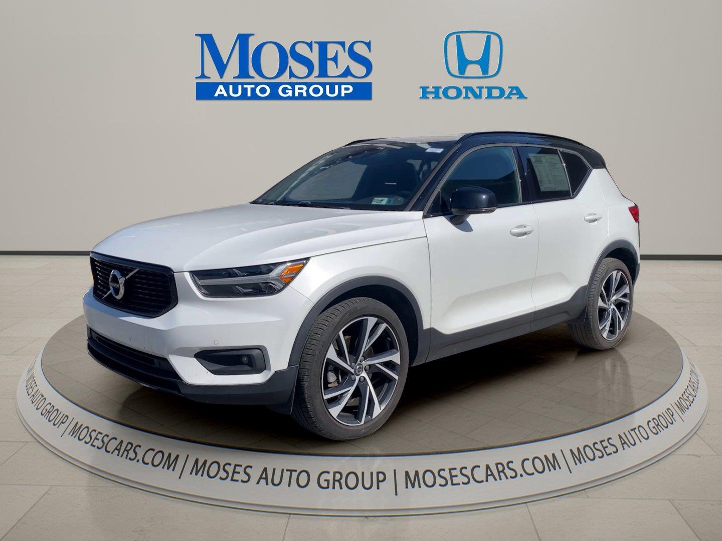  2020 Volvo XC40 T5 R-Design AWD   