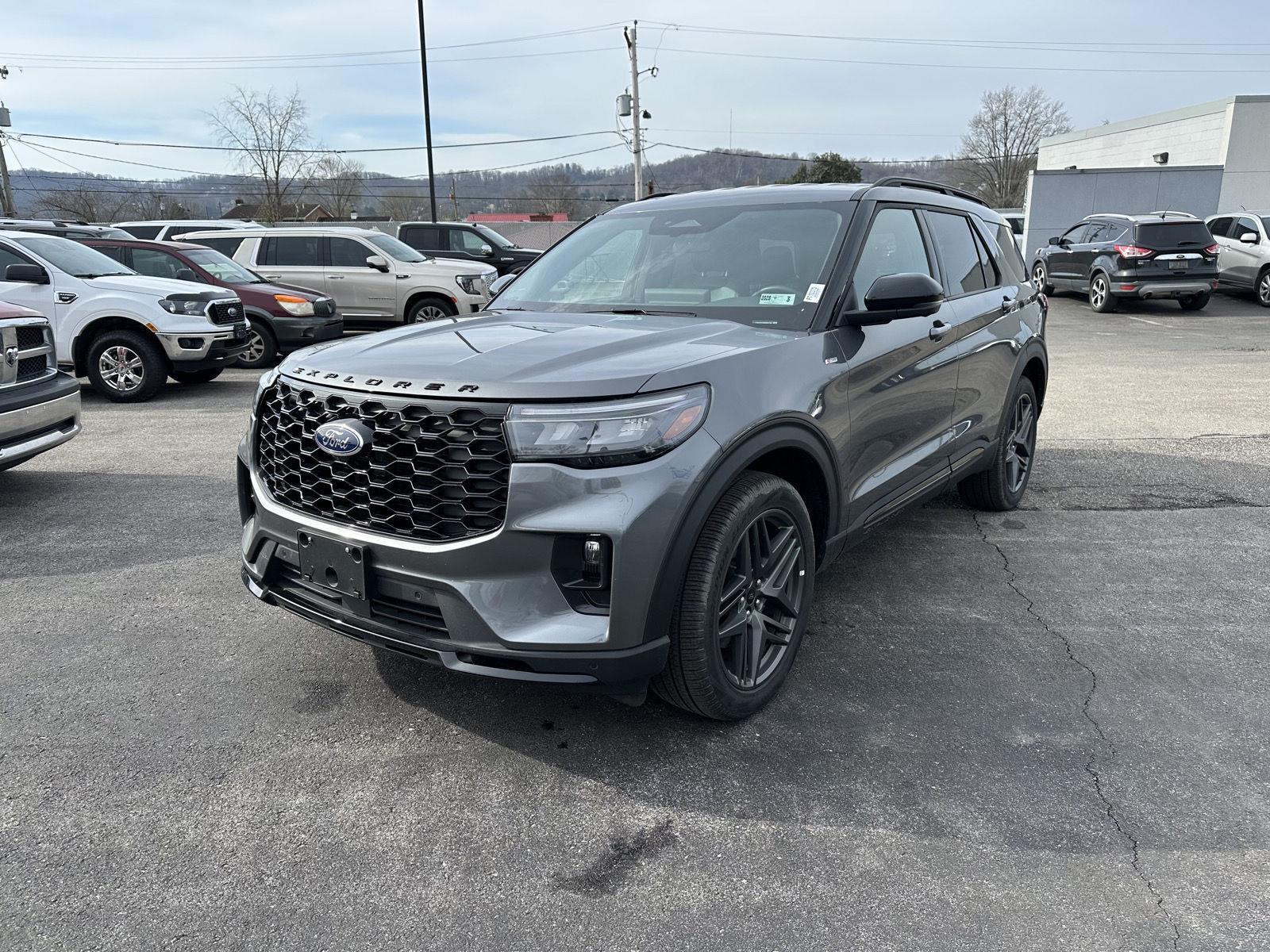 2025 Ford Explorer ST-Line AWD