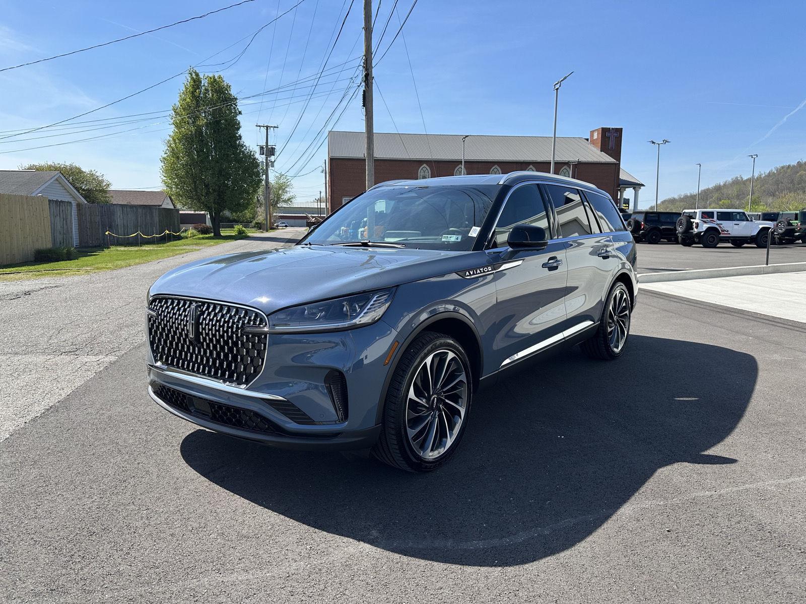 Whisper Blue Metallic Clearcoat 2025 Lincoln Aviator Reserve AWD SUV / Crossover All-Wheel Drive Automatic