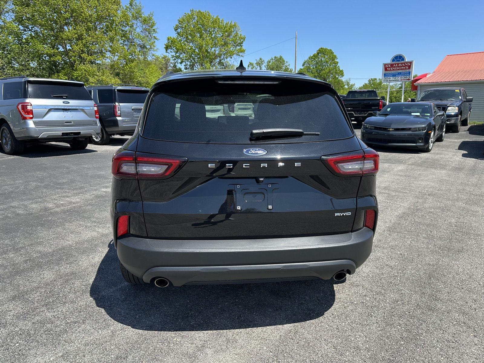 View vehicle photo 5