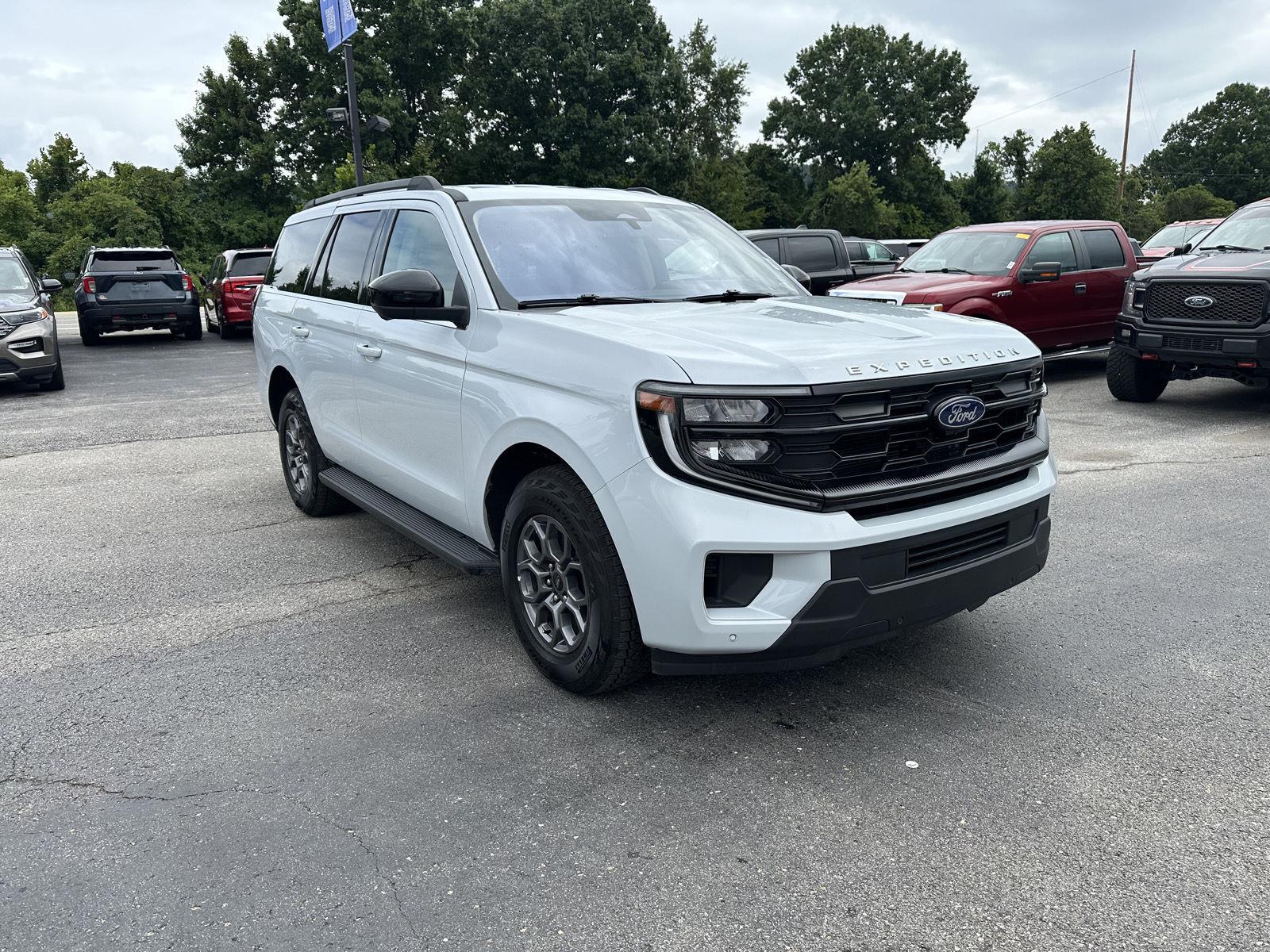  2025 Ford Expedition Active 4WD   