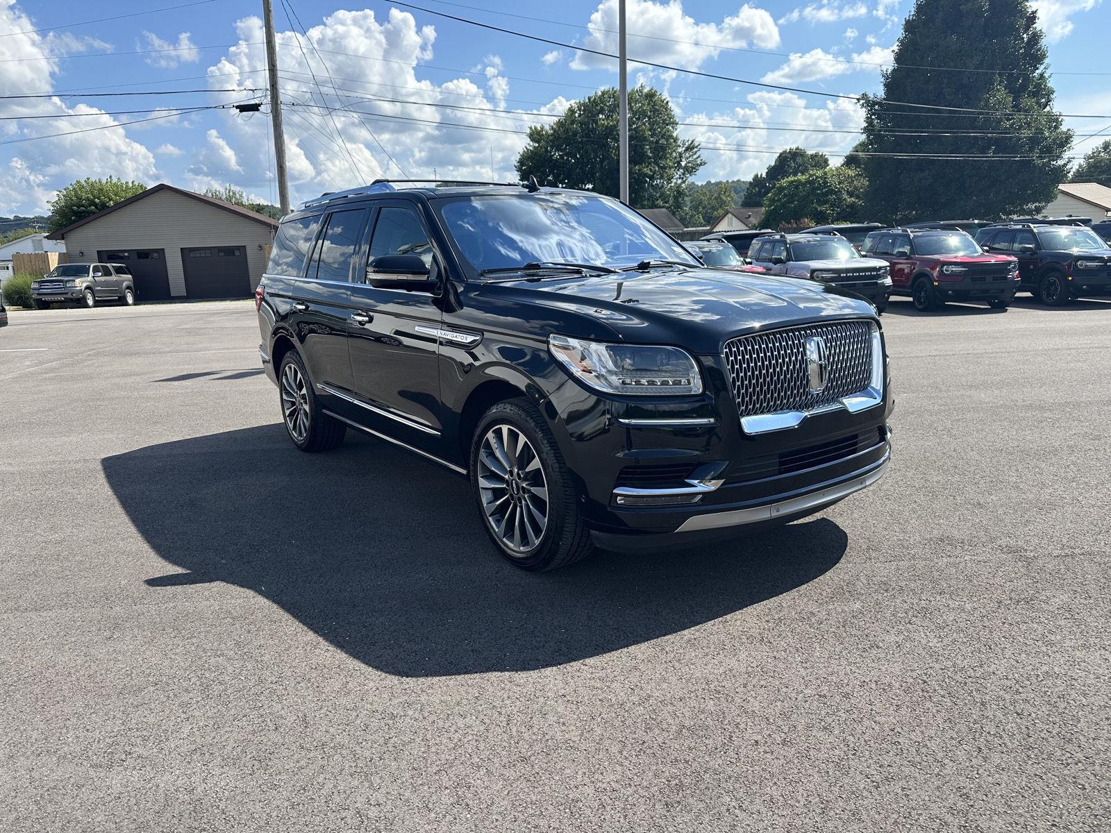  2018 Lincoln Navigator Select 4WD   
