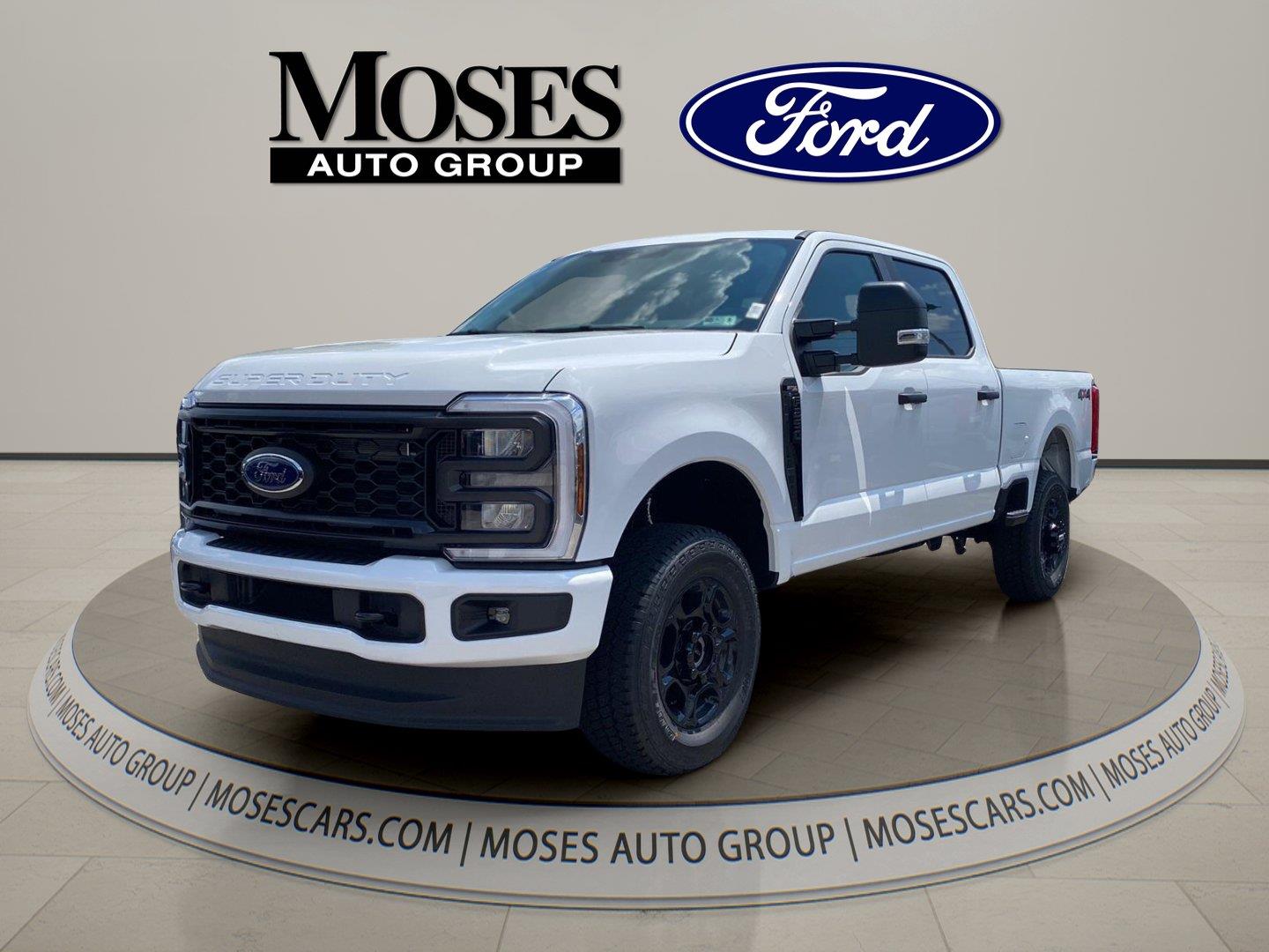 Oxford White 2026 Ford F-250 Super Duty Pickup Truck Four-Wheel Drive Automatic