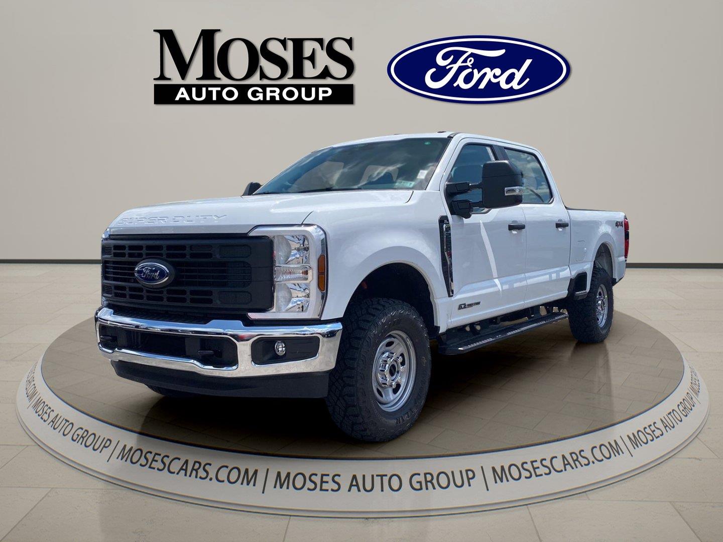 Oxford White 2026 Ford F-250 Super Duty Pickup Truck Four-Wheel Drive Automatic