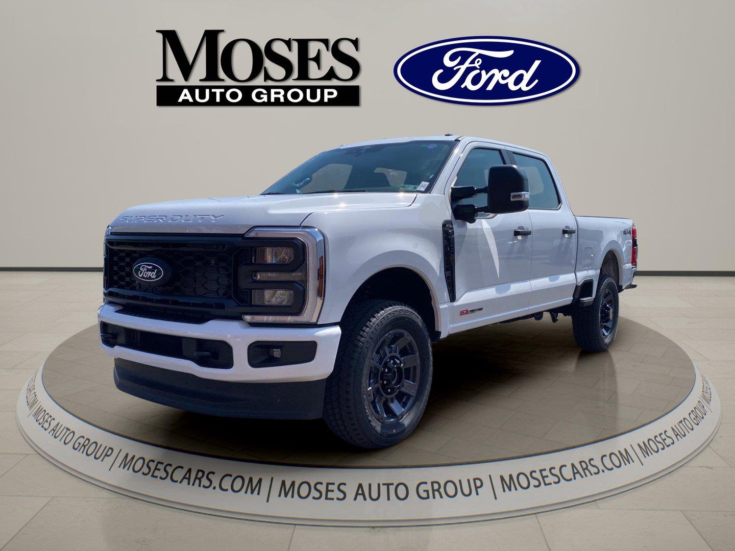 Oxford White 2027 Ford F-250 Super Duty Pickup Truck Four-Wheel Drive Automatic