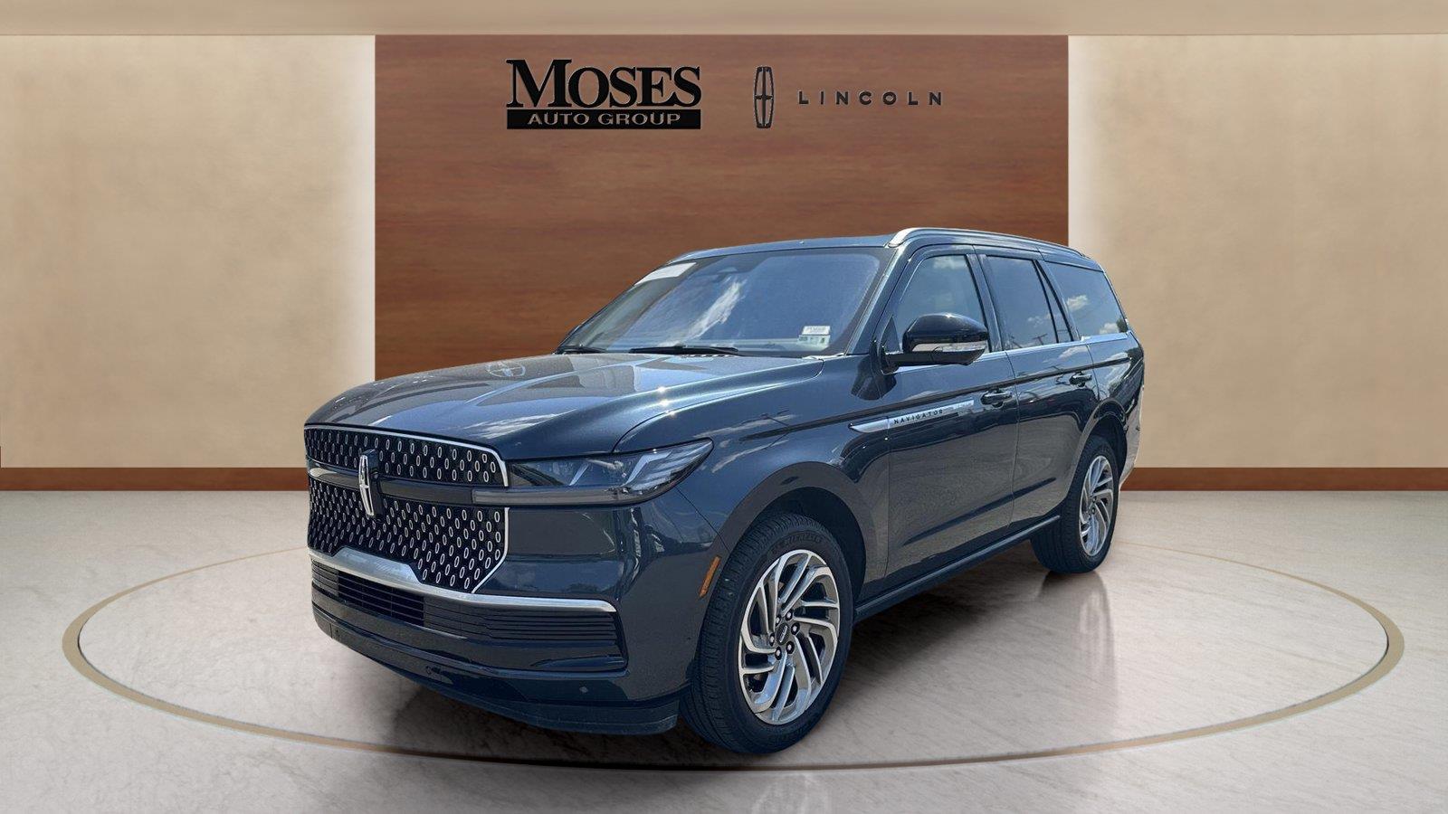 White 2025 Lincoln Navigator SUV / Crossover Four-Wheel Drive Automatic