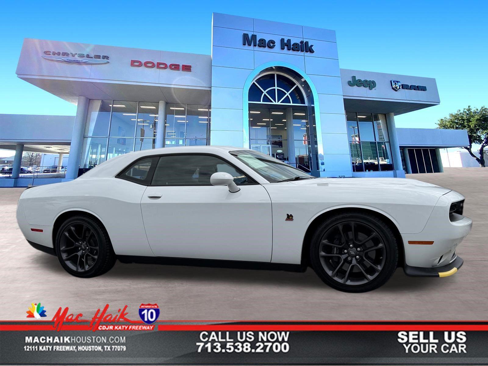 White Knuckle Clearcoat 2023 Dodge Challenger R/T Scat Pack RWD Coupe Rear-Wheel Drive 6-Speed Manual