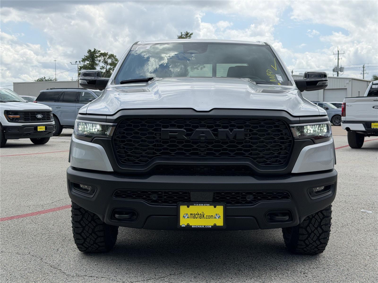 View vehicle photo 3