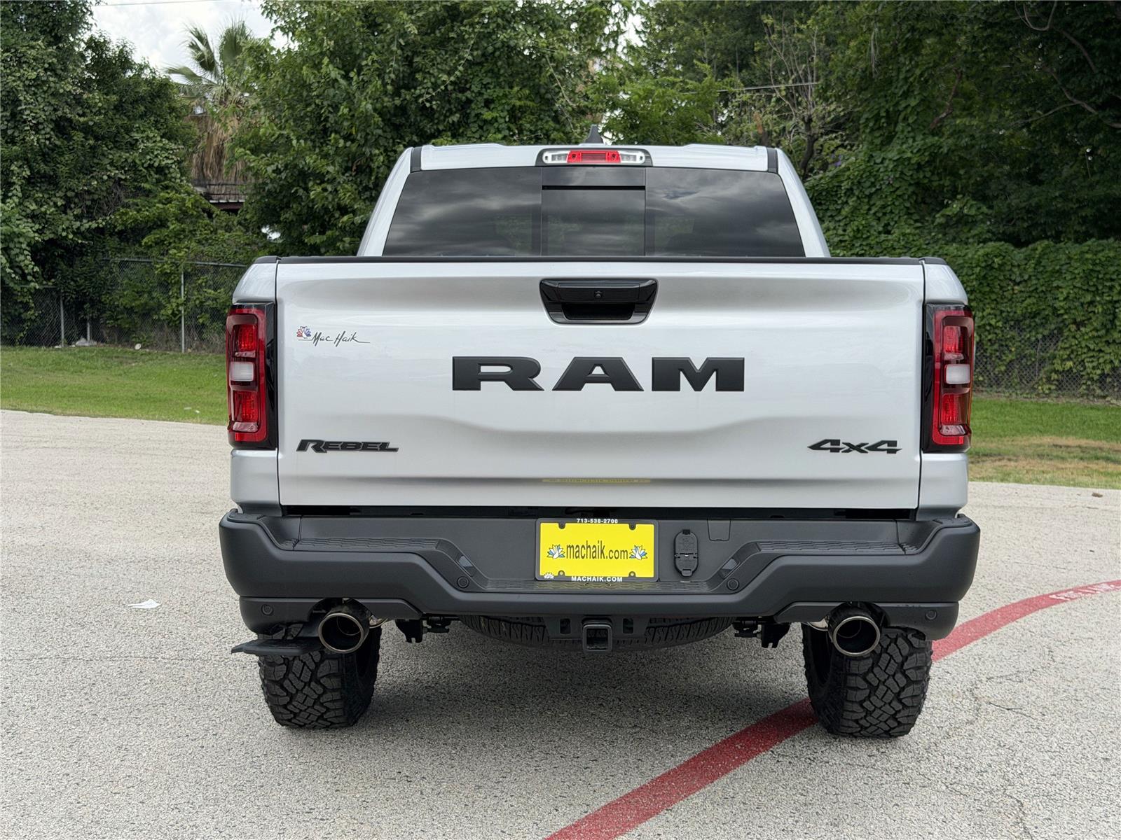 View vehicle photo 6