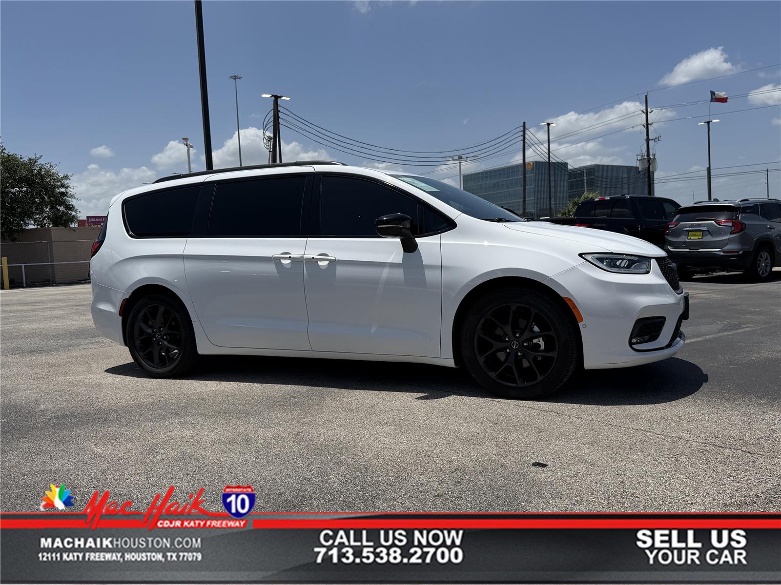 Bright White Clearcoat 2025 Chrysler Pacifica Minivan Front-Wheel Drive 9-Speed Automatic