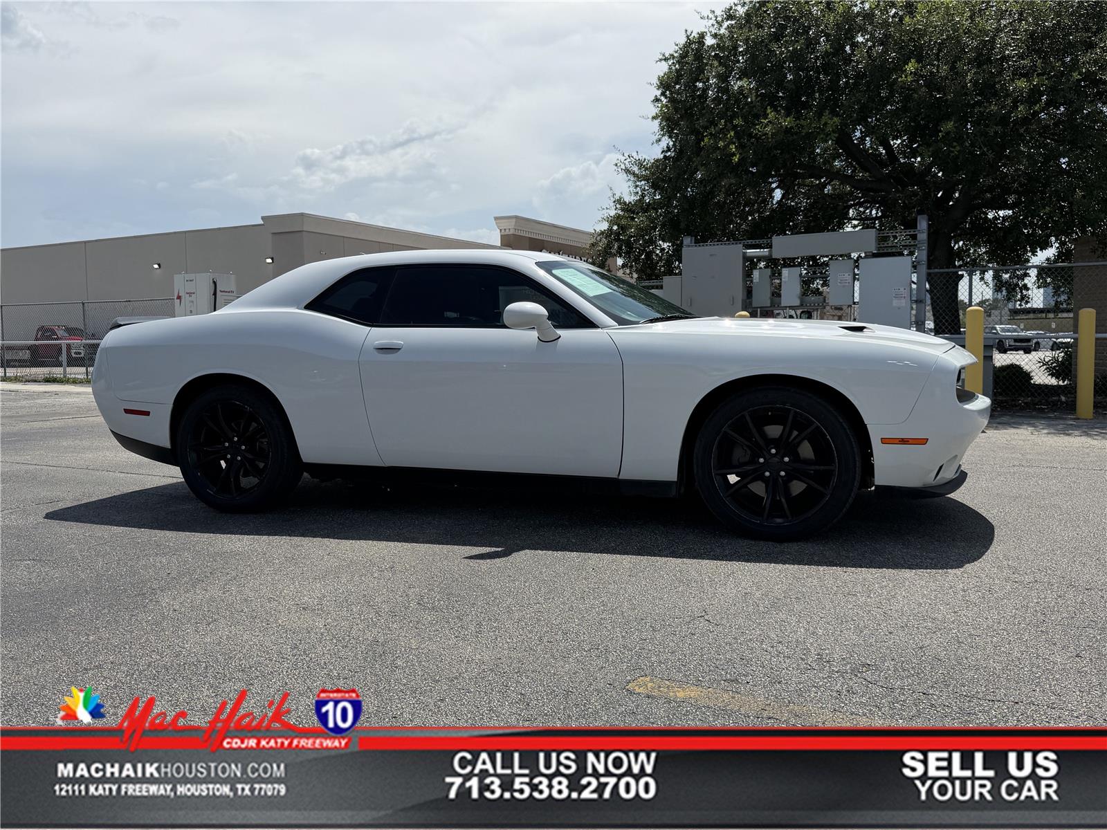 Bright White Clearcoat 2016 Dodge Challenger Coupe Rear-Wheel Drive 8-Speed Automatic