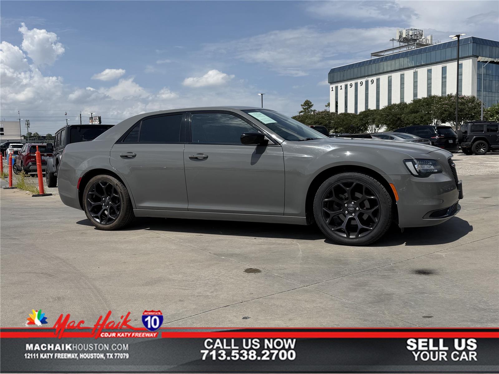 Gray (Ceramic Grey Clearcoat) 2019 Chrysler 300 Sedan Rear-Wheel Drive 8-Speed Automatic