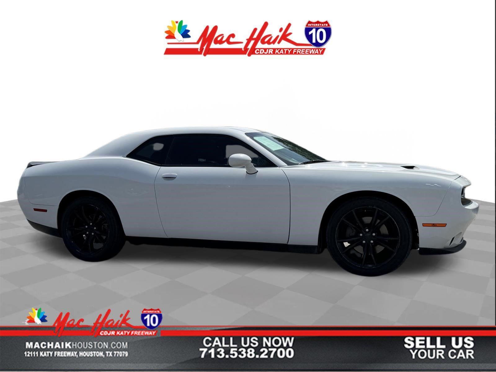 Bright White Clearcoat 2016 Dodge Challenger Coupe Rear-Wheel Drive 8-Speed Automatic