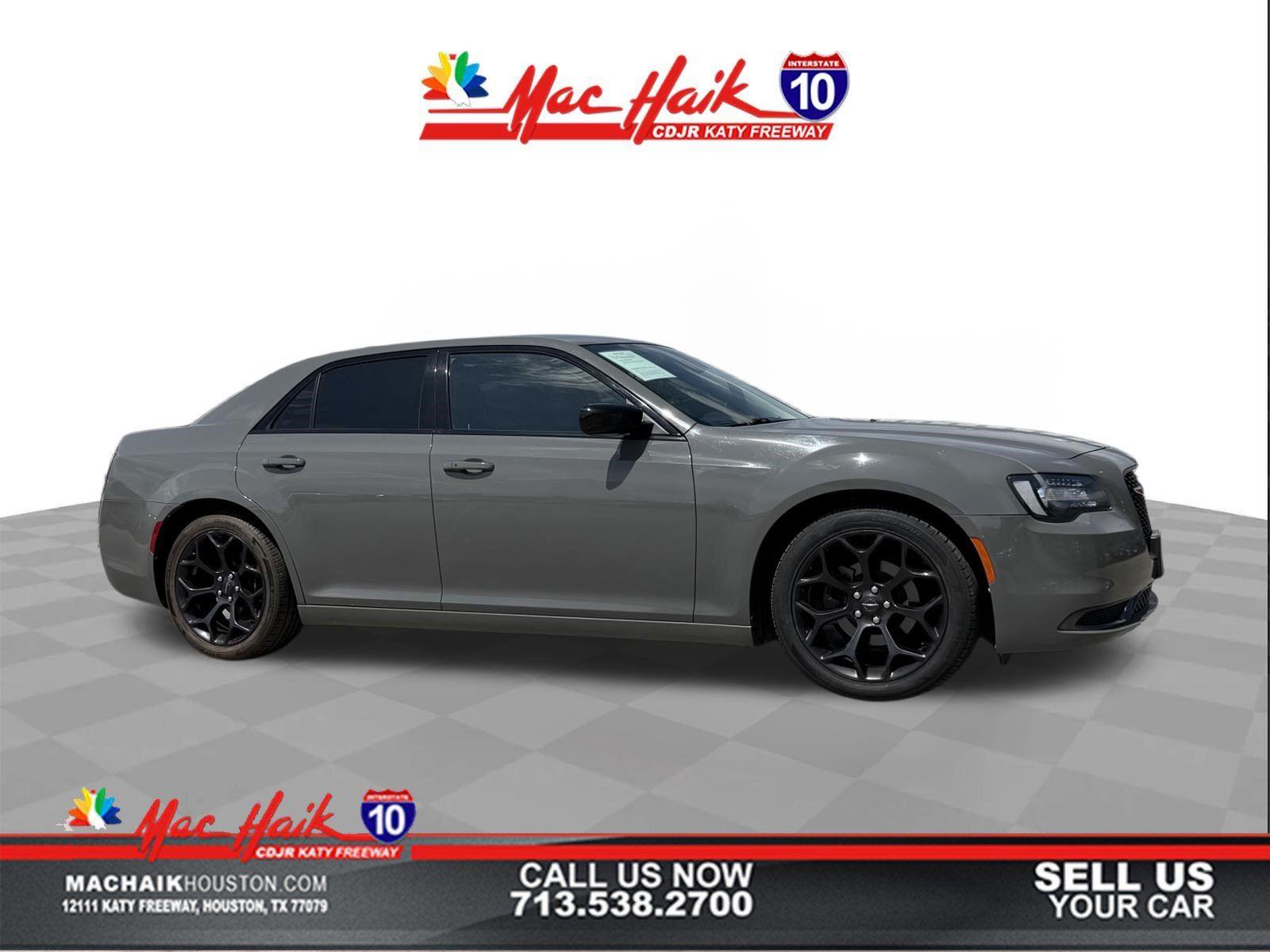 Gray (Ceramic Grey Clearcoat) 2019 Chrysler 300 Sedan Rear-Wheel Drive 8-Speed Automatic