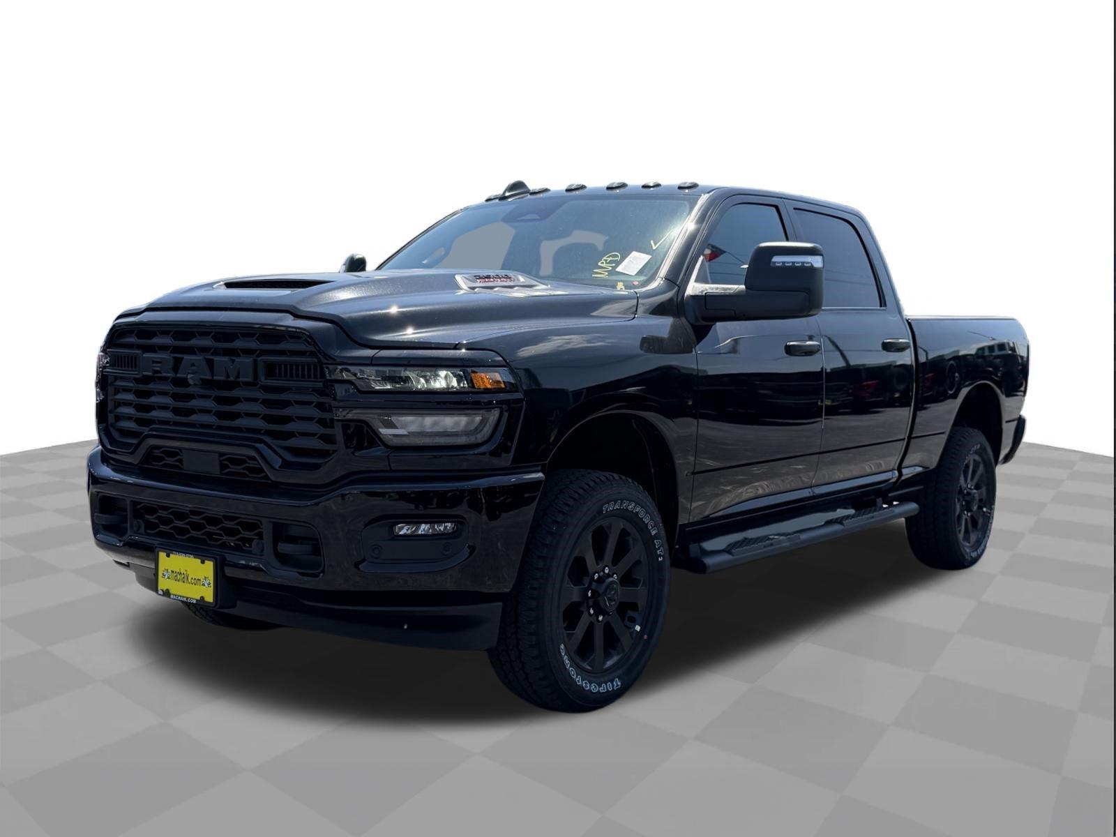 Diamond Black Crystal Pearlcoat 2026 RAM 2500 Pickup Truck Four-Wheel Drive 8-Speed Automatic