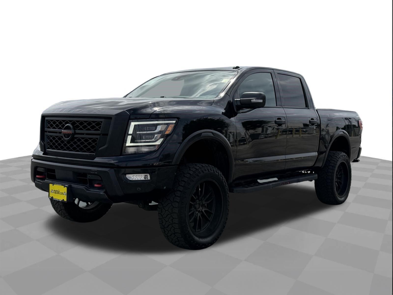  2021 Nissan Titan PRO-4X Crew Cab 4WD   
