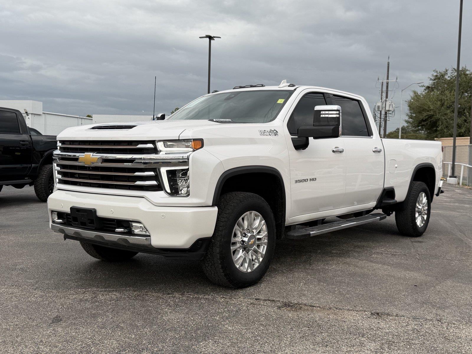 2022 Chevrolet Silverado 3500HD High Country Crew Cab 4WD