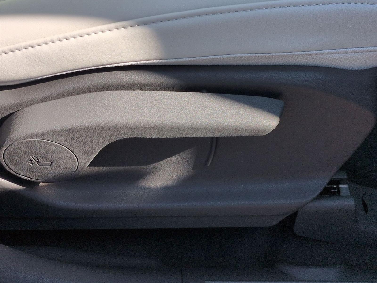 New 2026 Phantom Black Hyundai SEL image 39