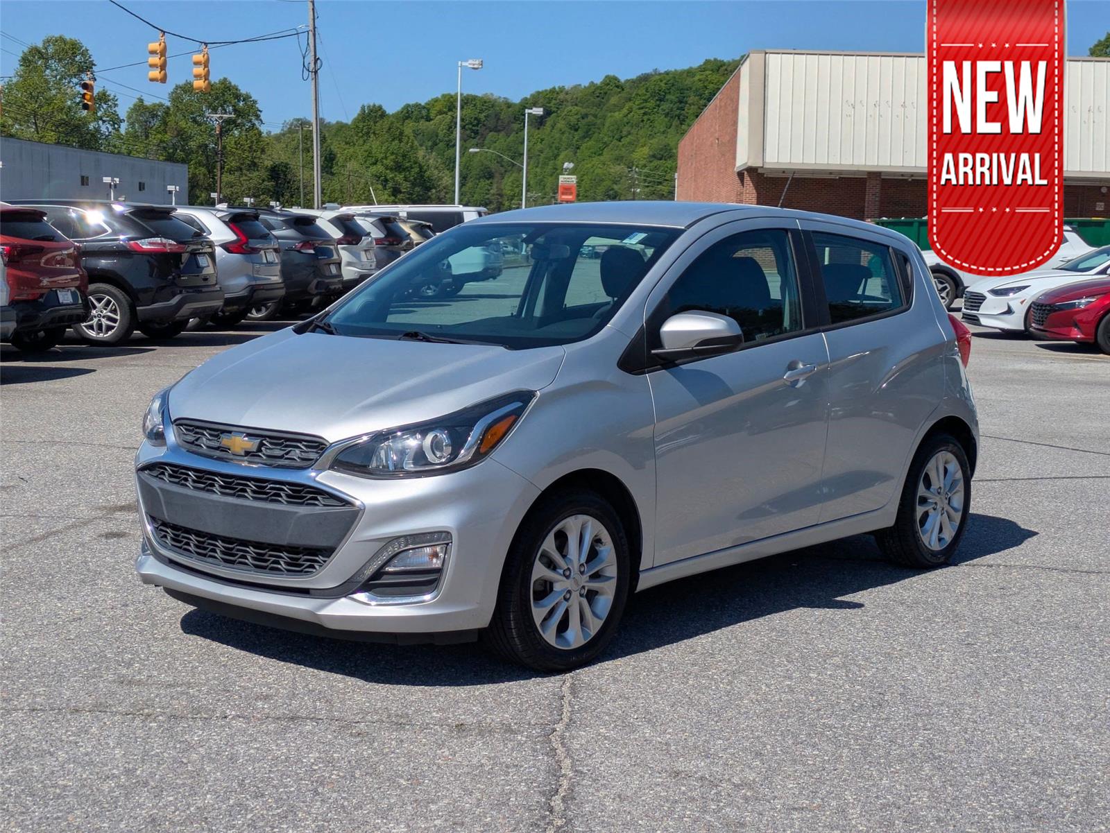 Silver Ice 2022 Chevrolet Spark 1LT FWD Hatchback Front-Wheel Drive Continuously Variable Transmission