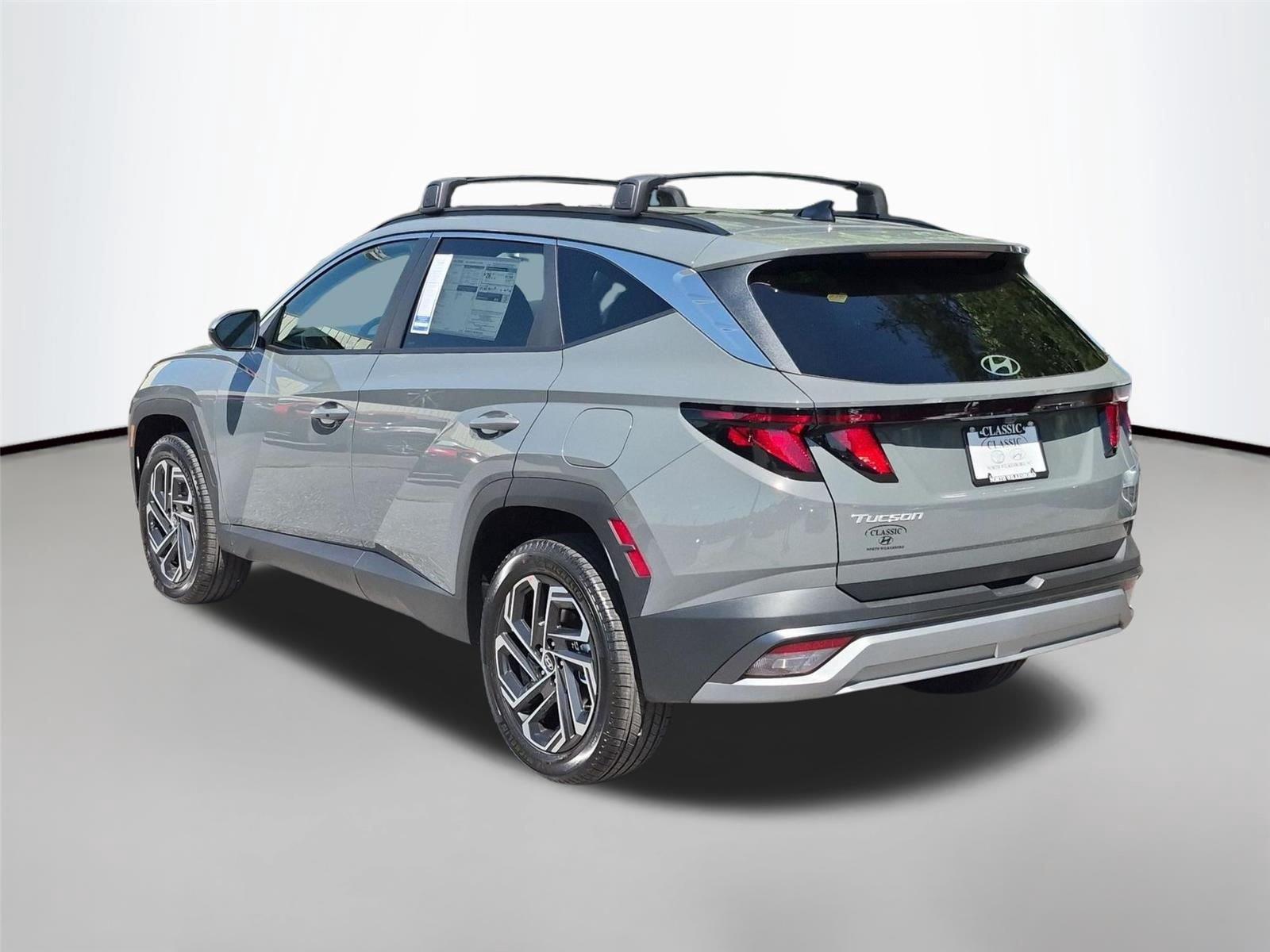 New 2026 Hampton Gray Hyundai SEL Plus image 3