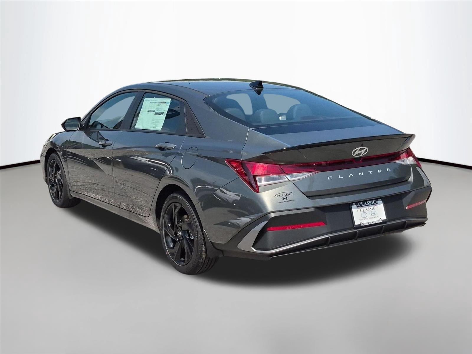 New 2026 Amazon Gray Hyundai SEL Sport Plus image 3
